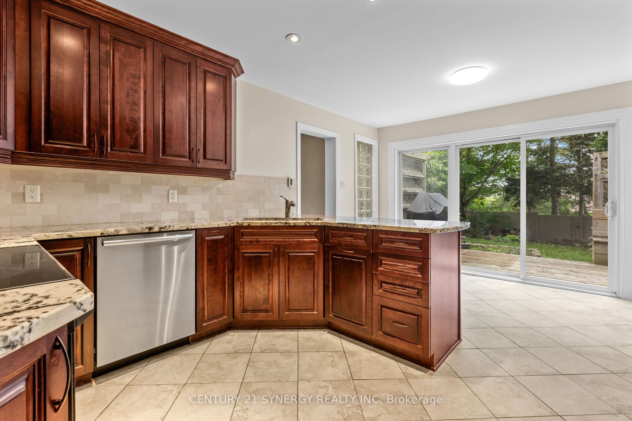 6 Fessenden Way Property Photo 11