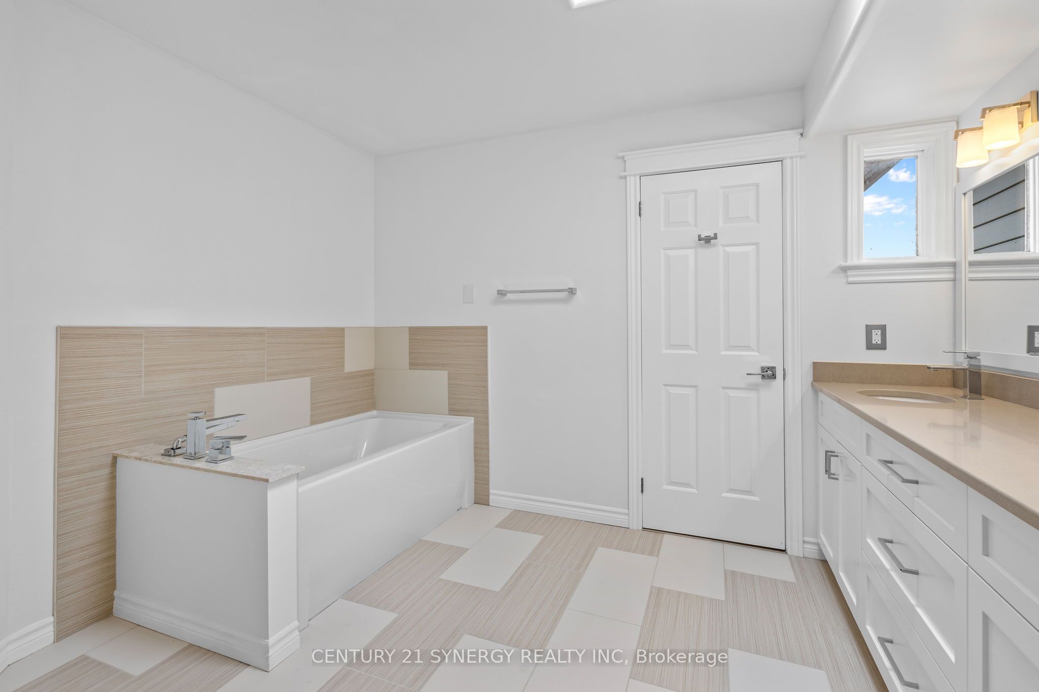 6 Fessenden Way Property Photo 26