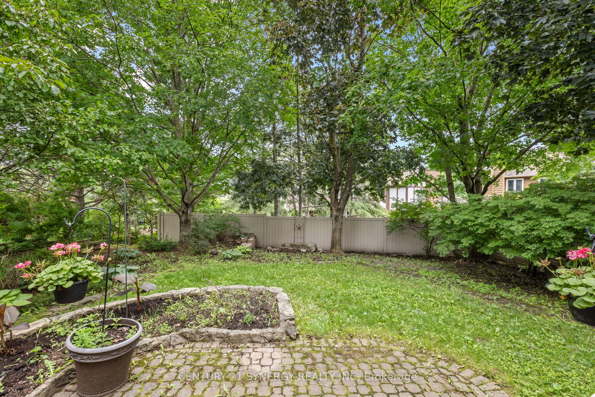 6 Fessenden Way Property Photo 45