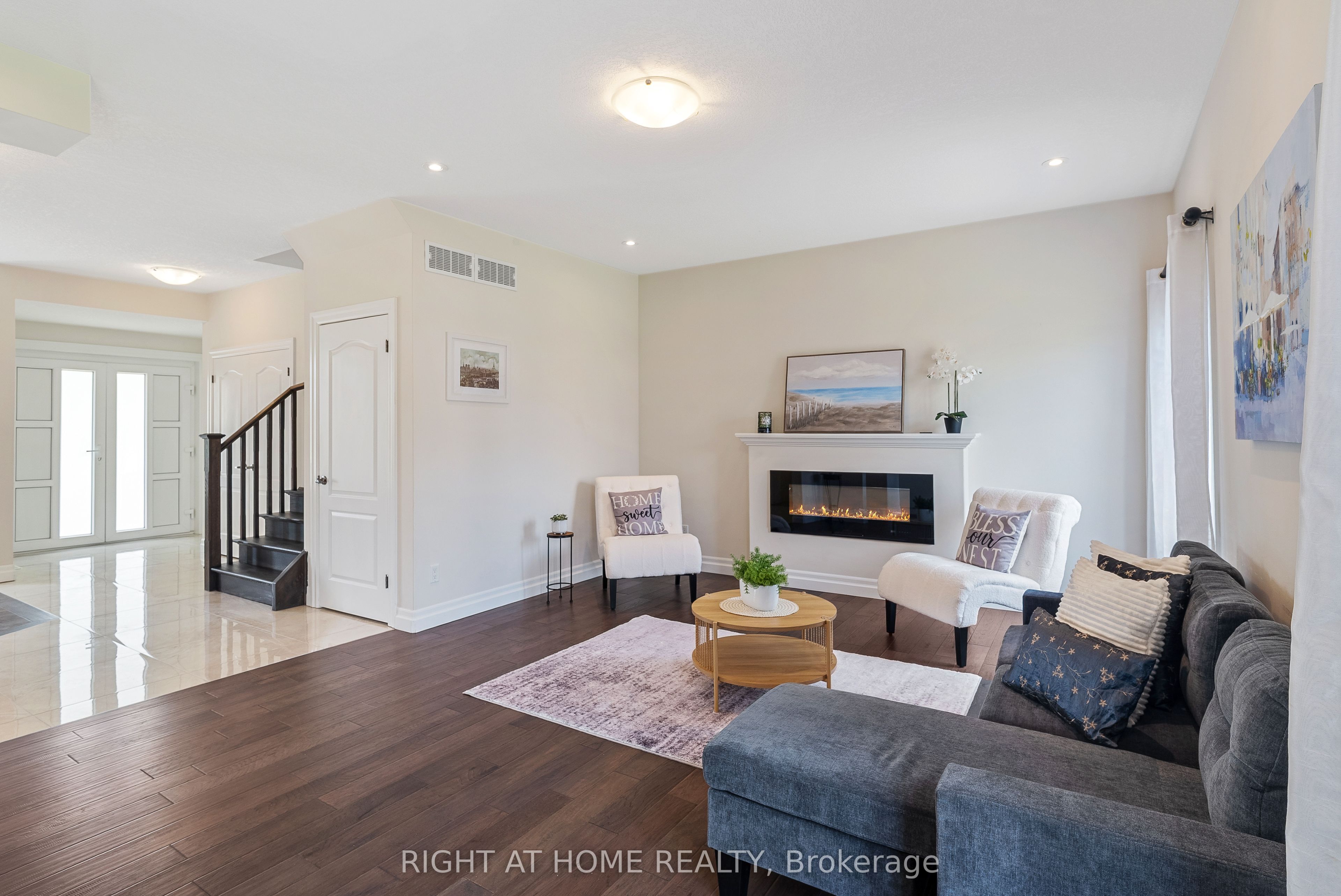 878 Zaifman Circle Property Photo 12