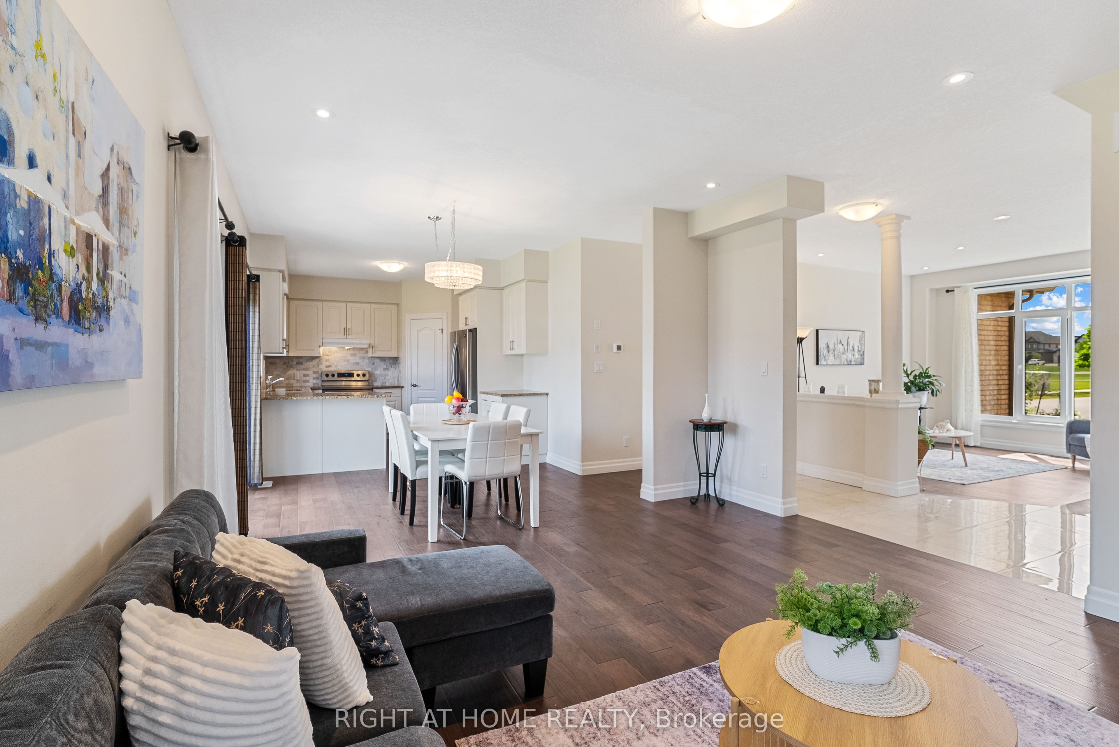 878 Zaifman Circle Property Photo 14