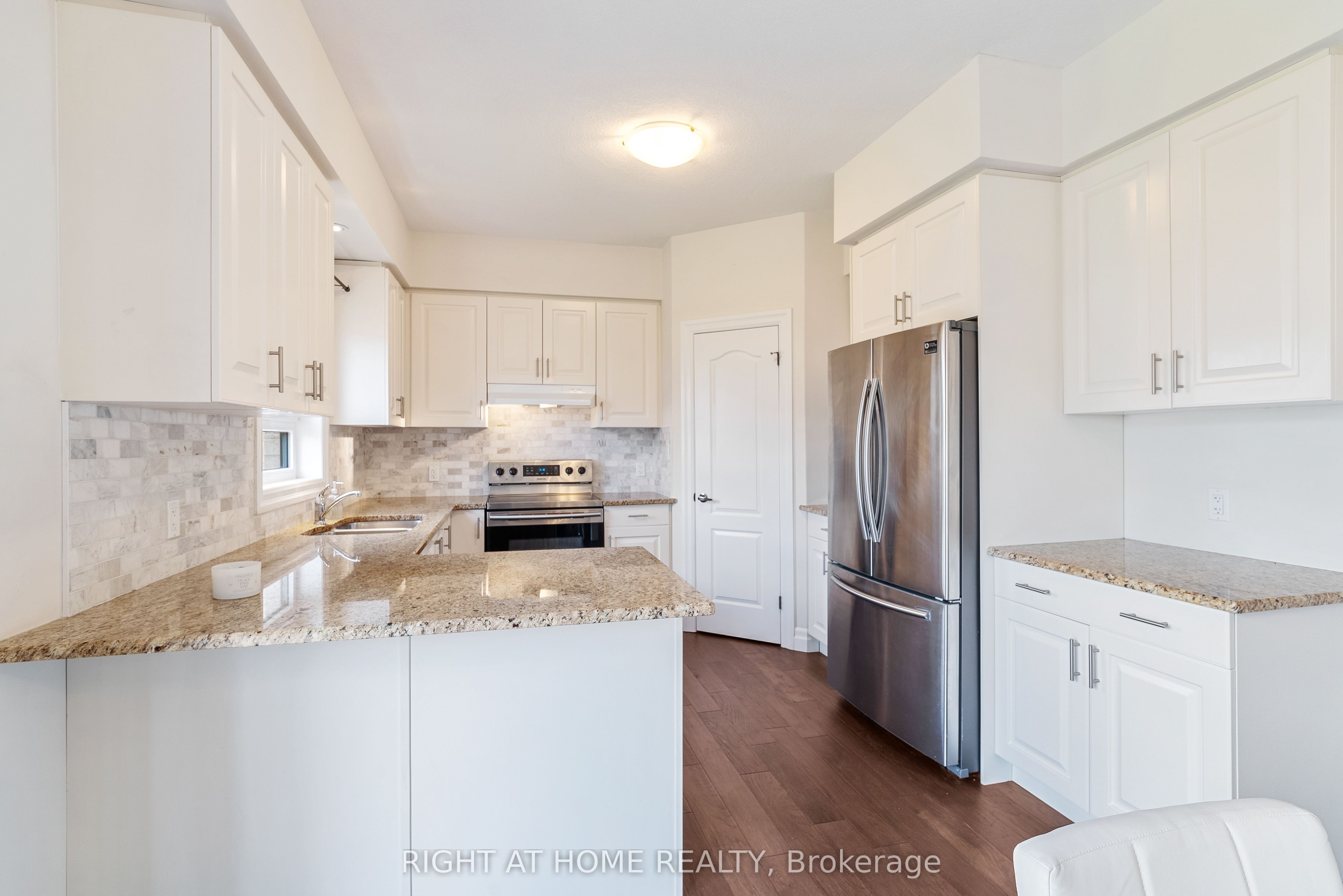 878 Zaifman Circle Property Photo 16
