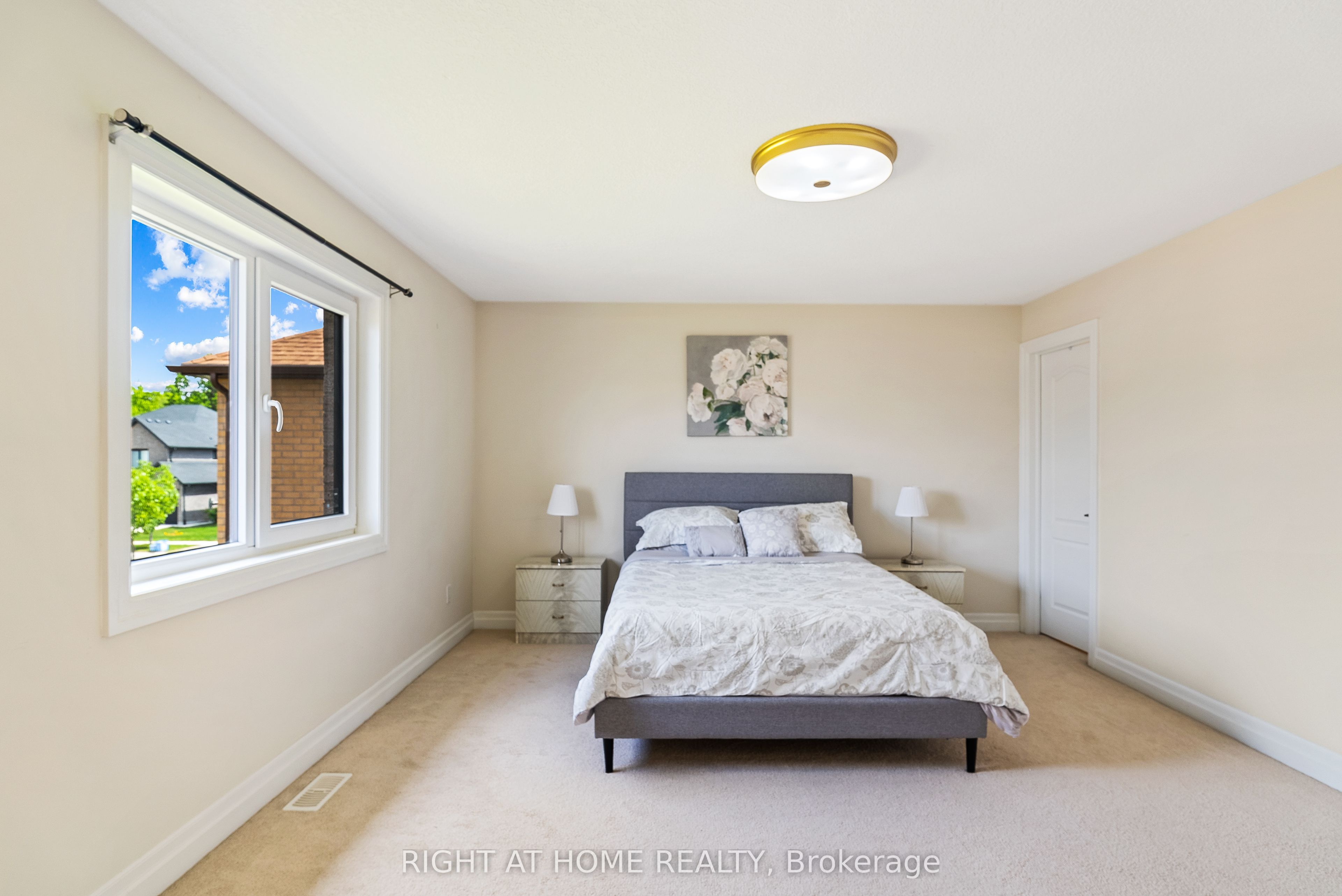 878 Zaifman Circle Property Photo 23