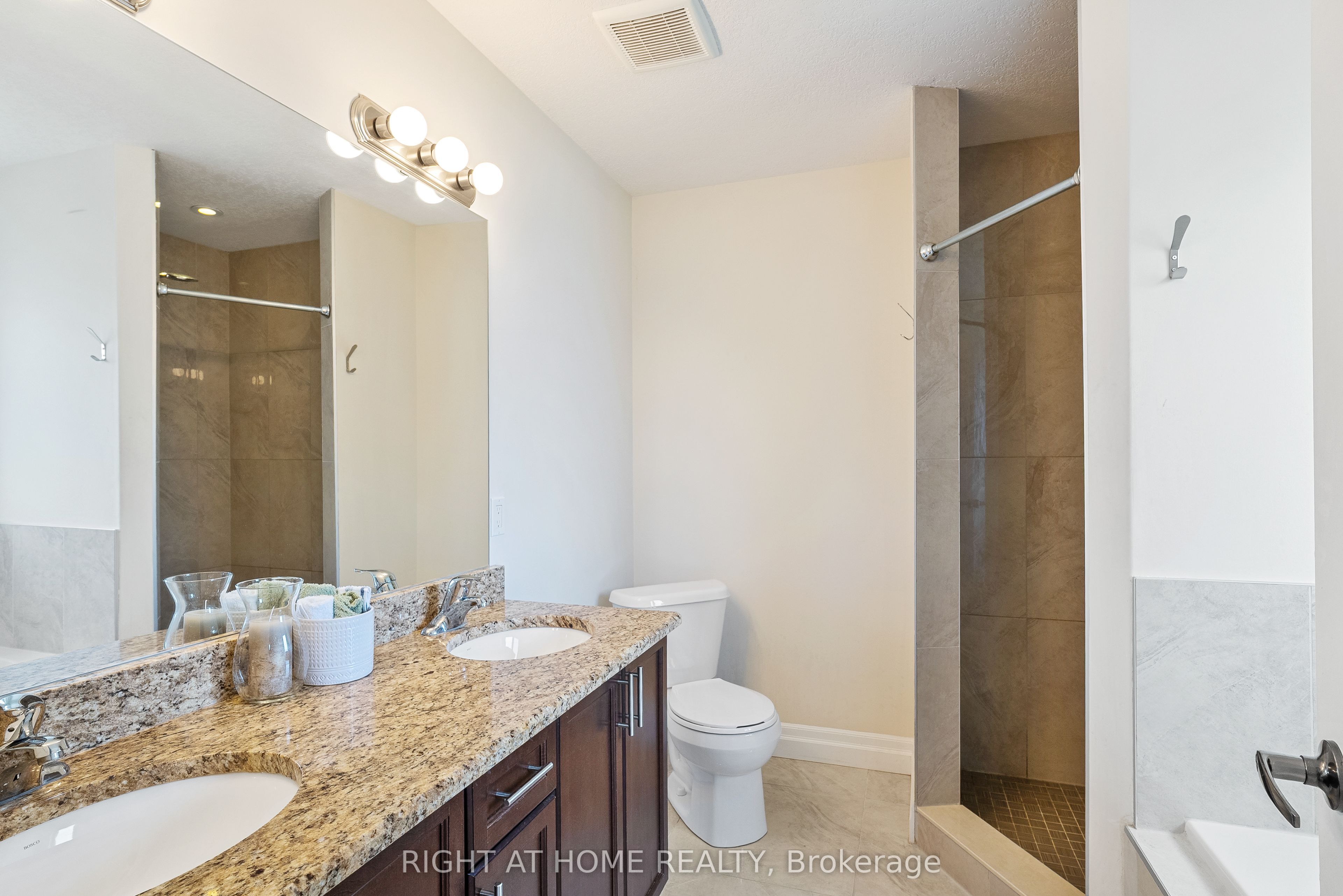 878 Zaifman Circle Property Photo 25