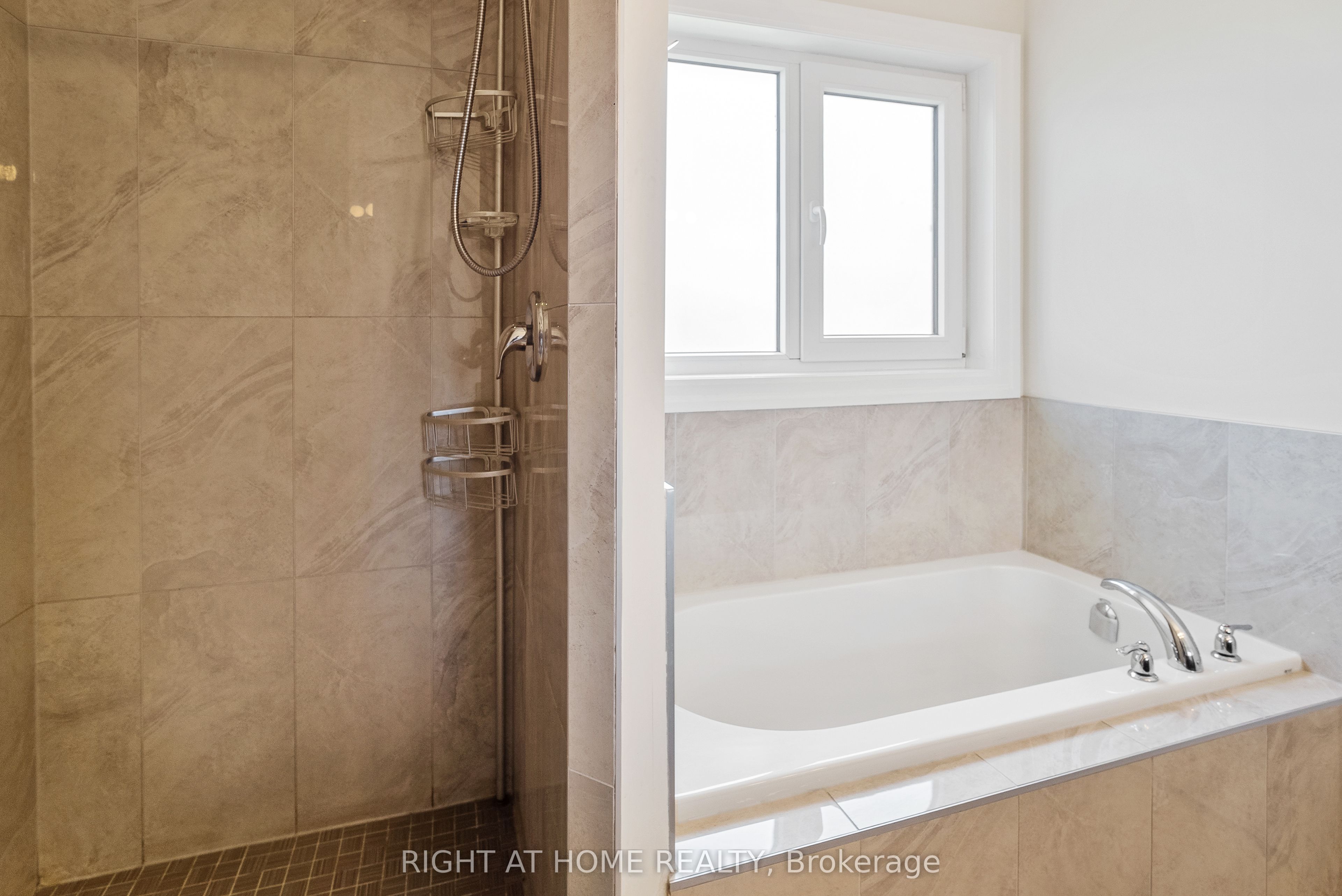 878 Zaifman Circle Property Photo 27
