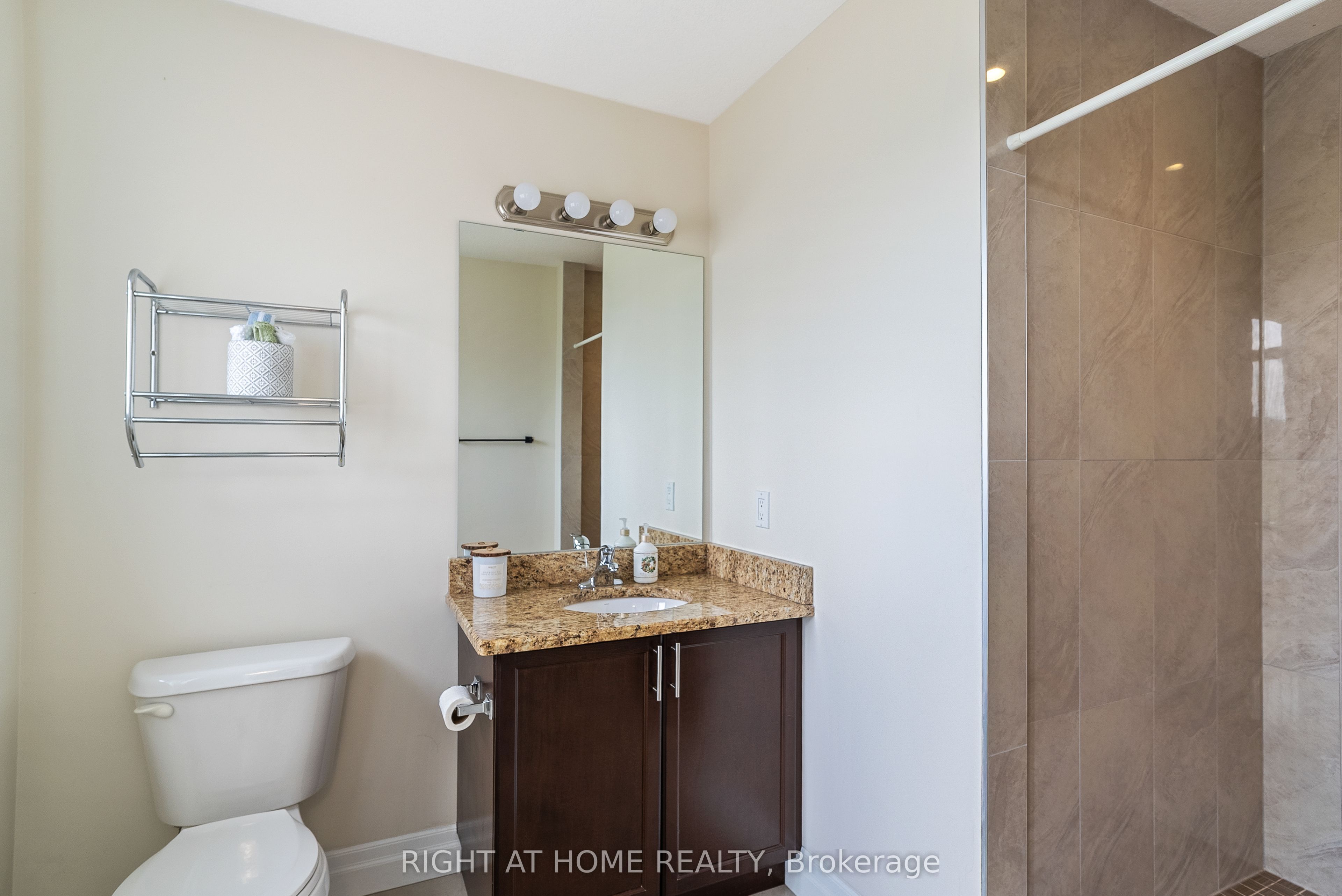 878 Zaifman Circle Property Photo 31
