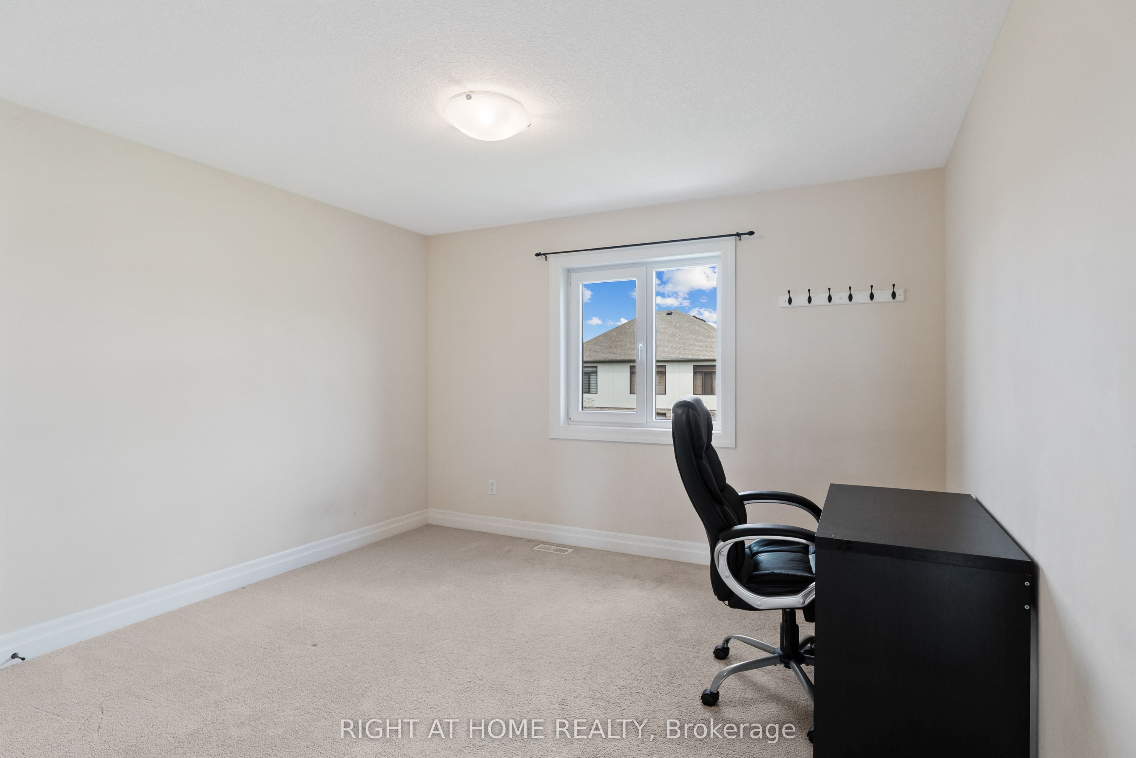 878 Zaifman Circle Property Photo 38