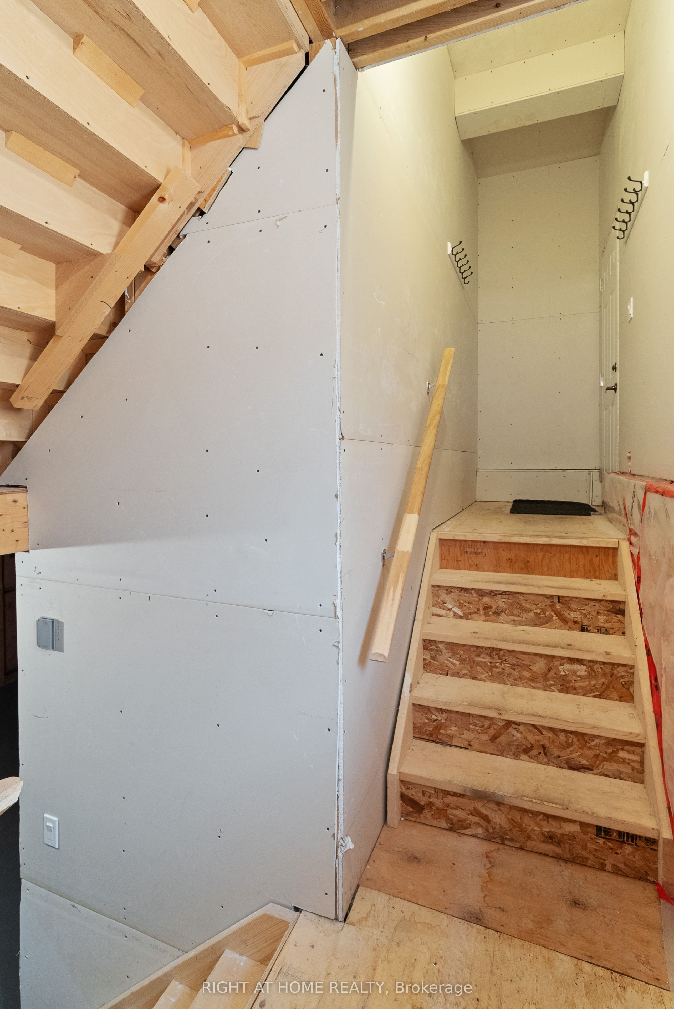 878 Zaifman Circle Property Photo 40