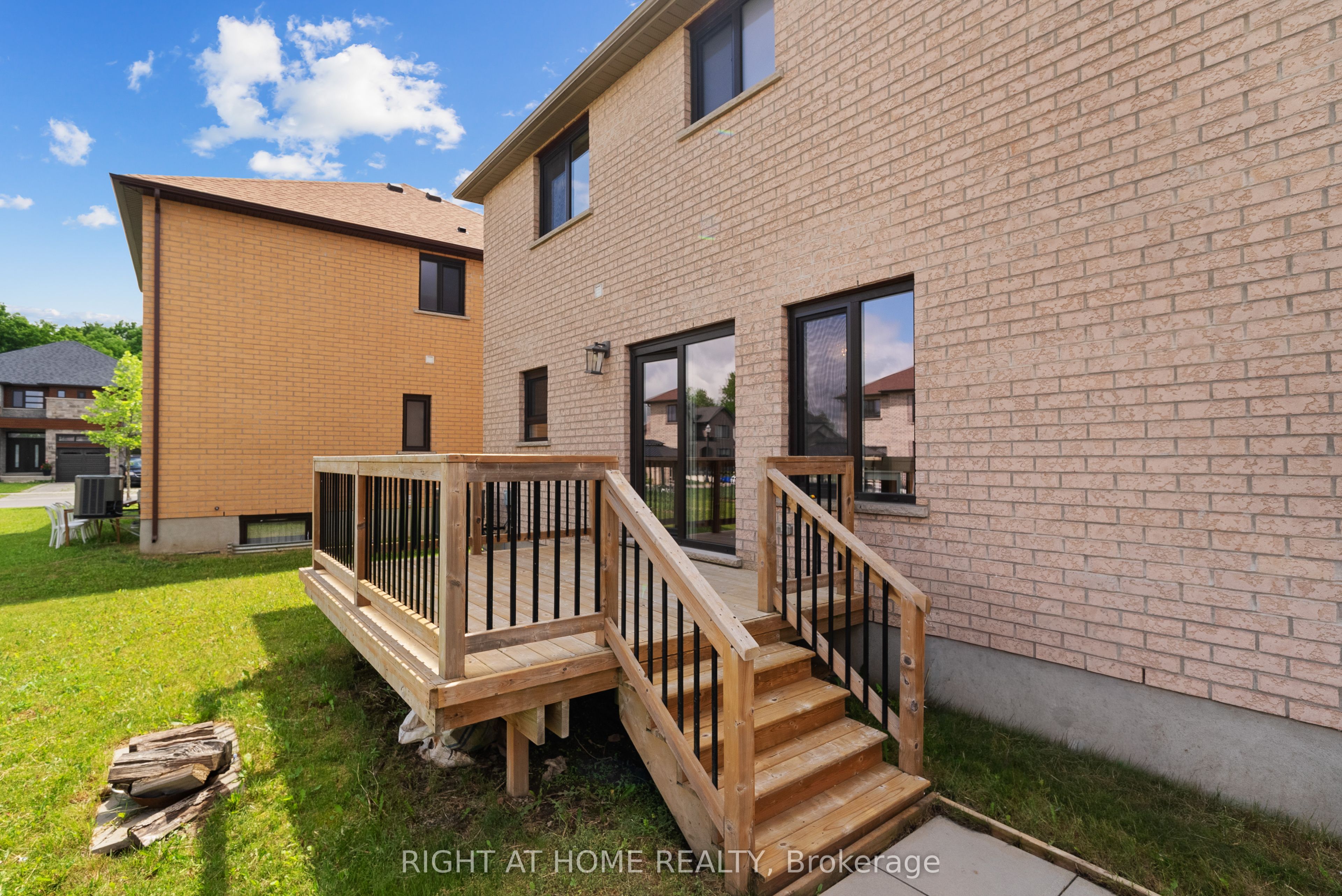 878 Zaifman Circle Property Photo 42