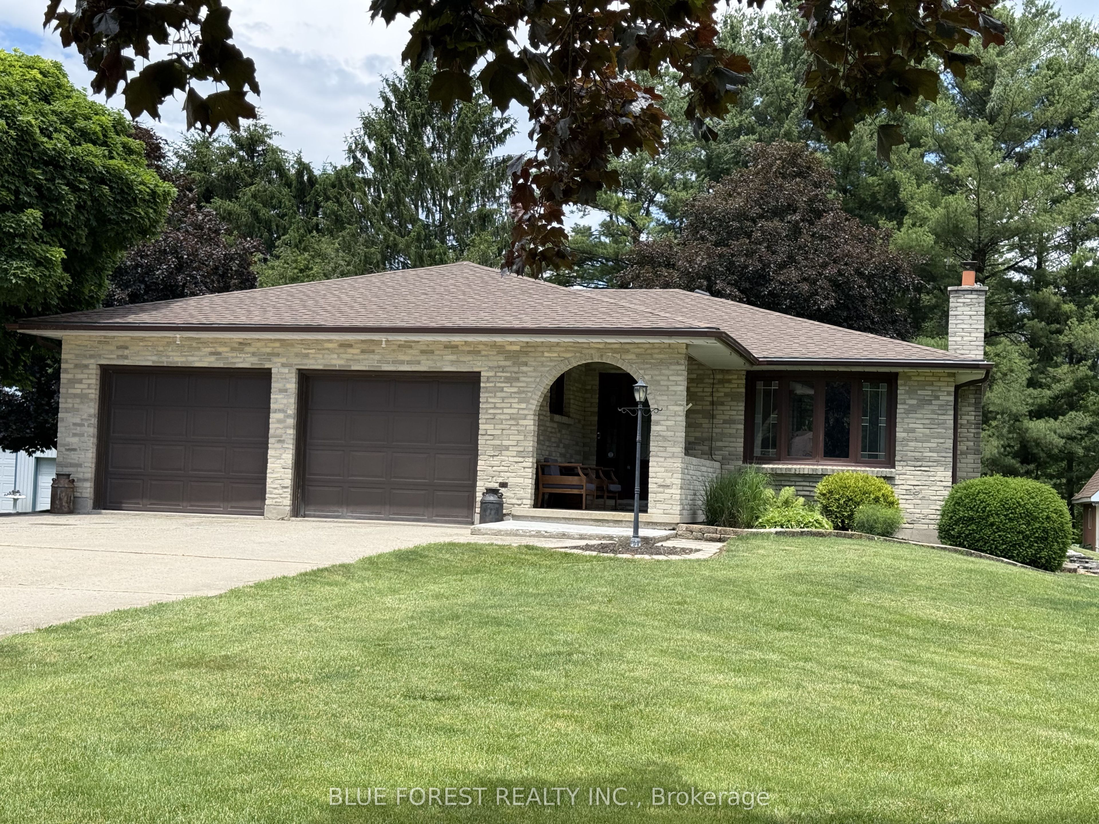 2362 Slo Pitch Road Property Photo 1