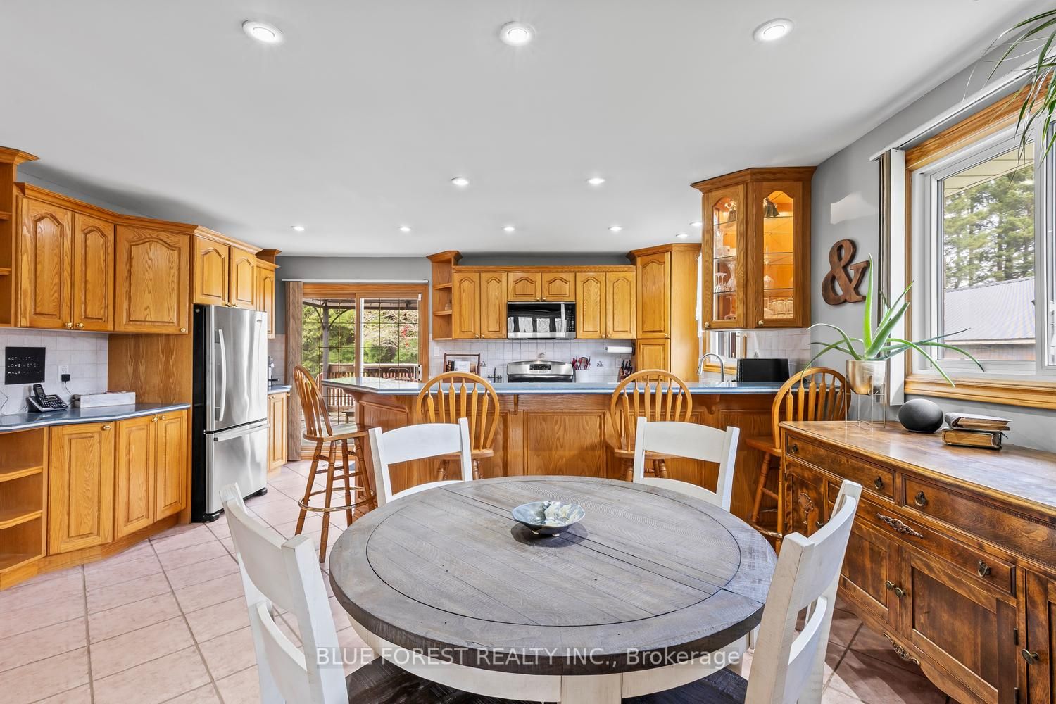 2362 Slo Pitch Road Property Photo 11