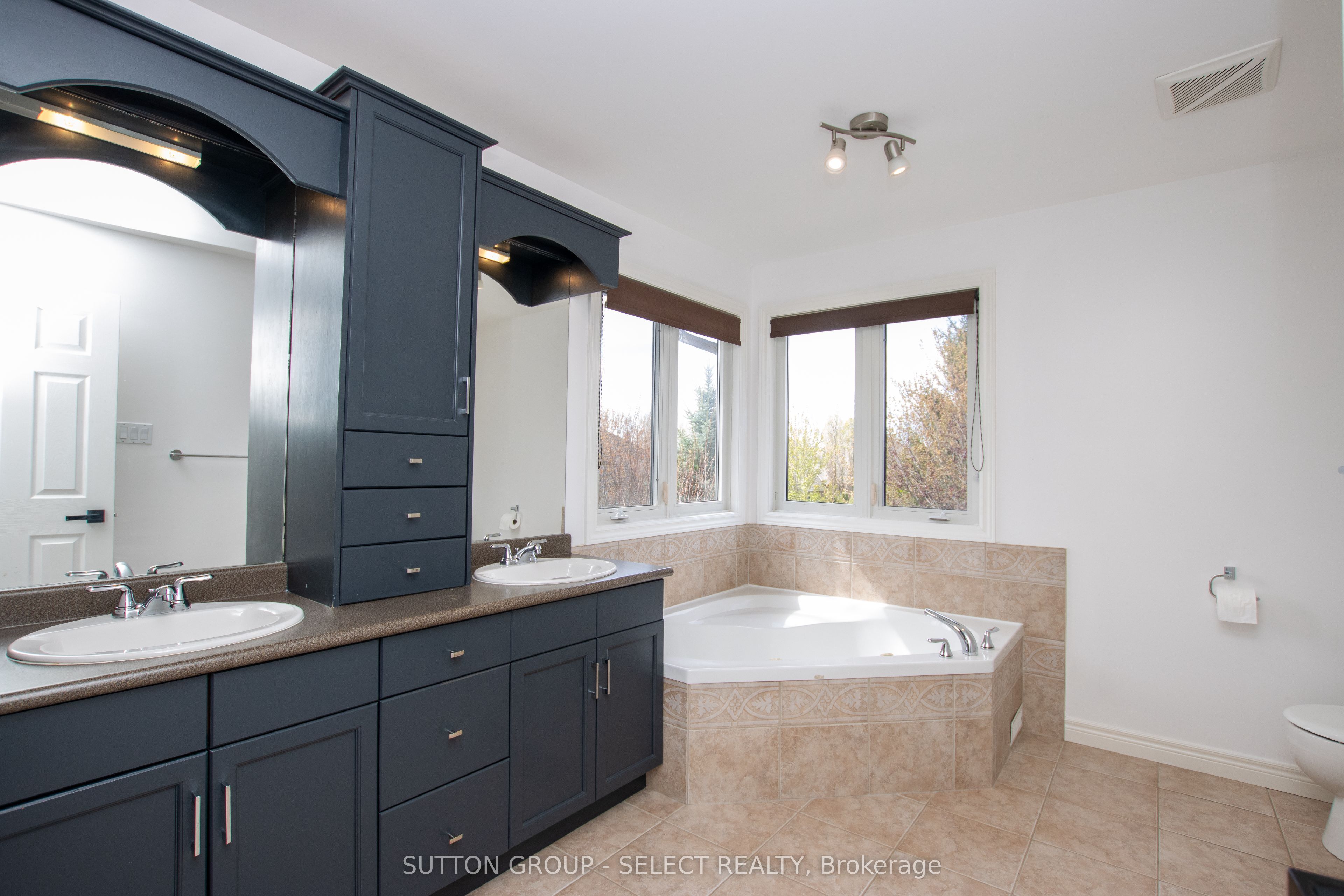 4125 Masterson Circle Property Photo 29