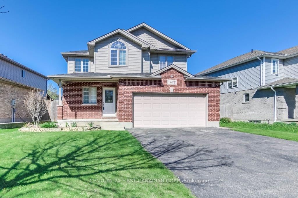 1678 BLACKMAPLE Crescent Property Photo 1