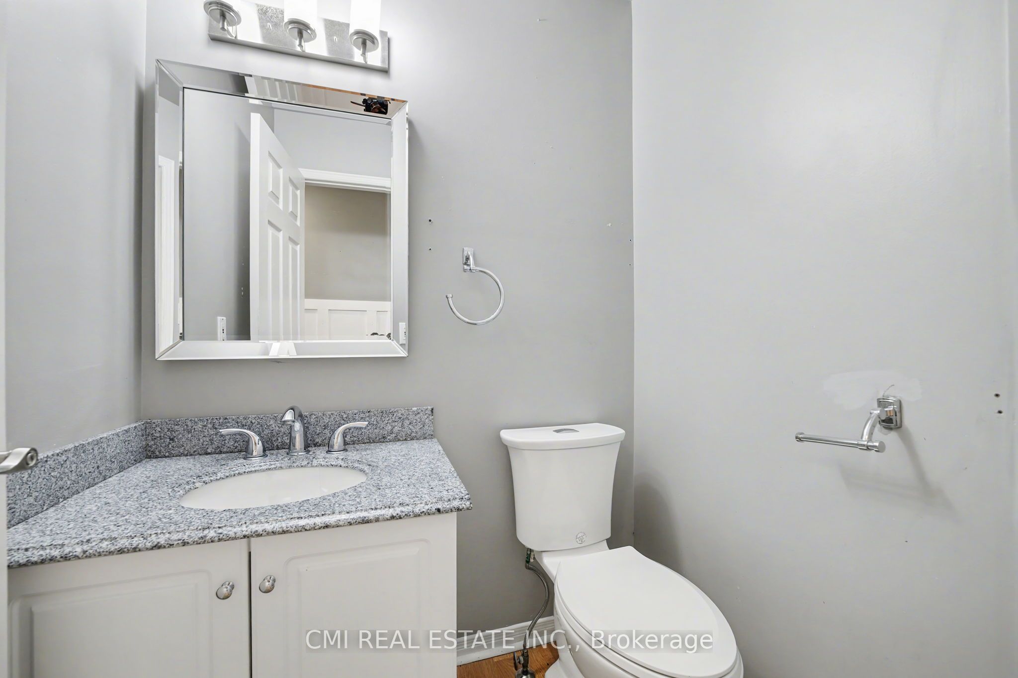 5070 Drummond Road 3 Property Photo 35