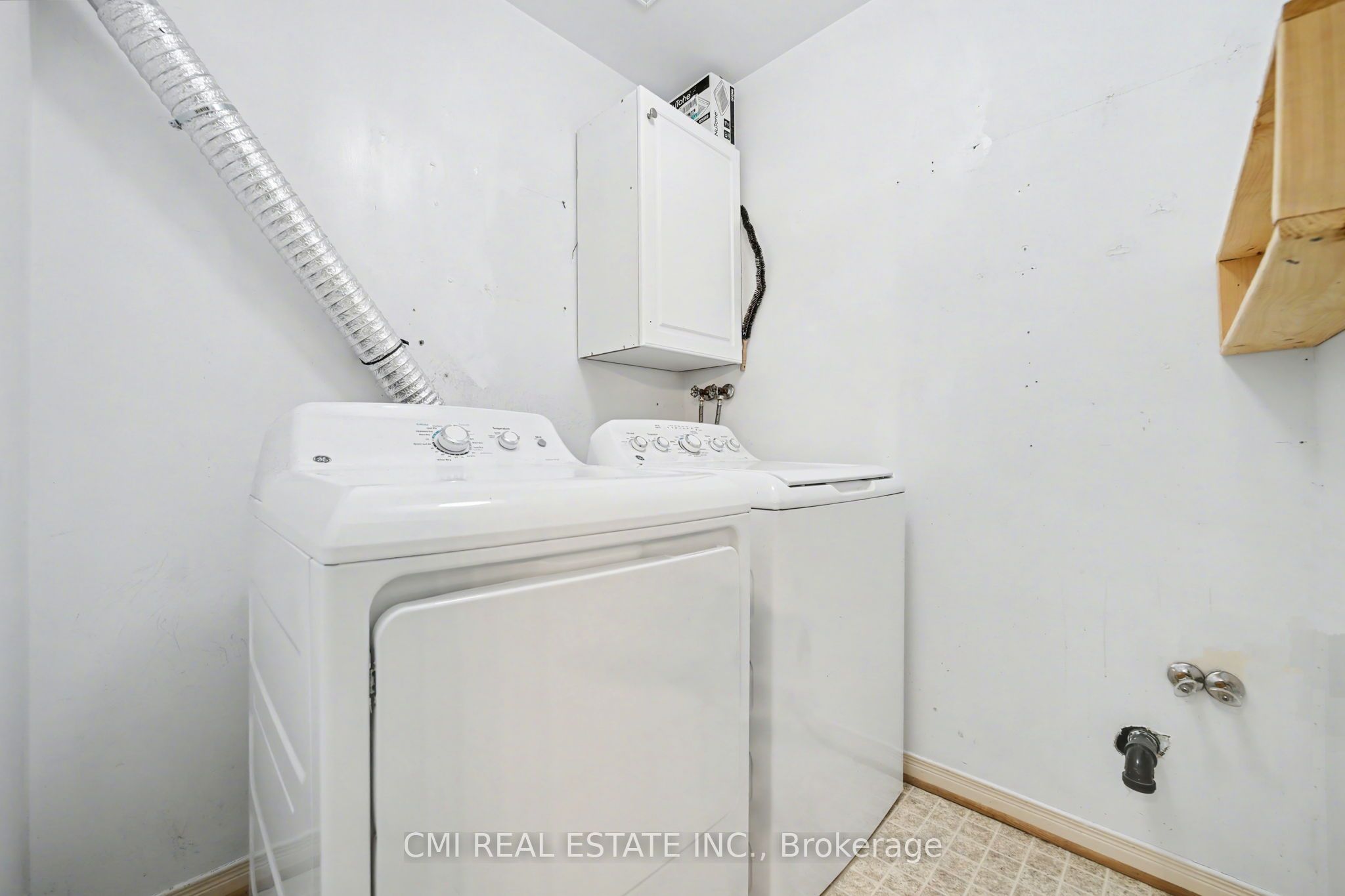 5070 Drummond Road 3 Property Photo 36