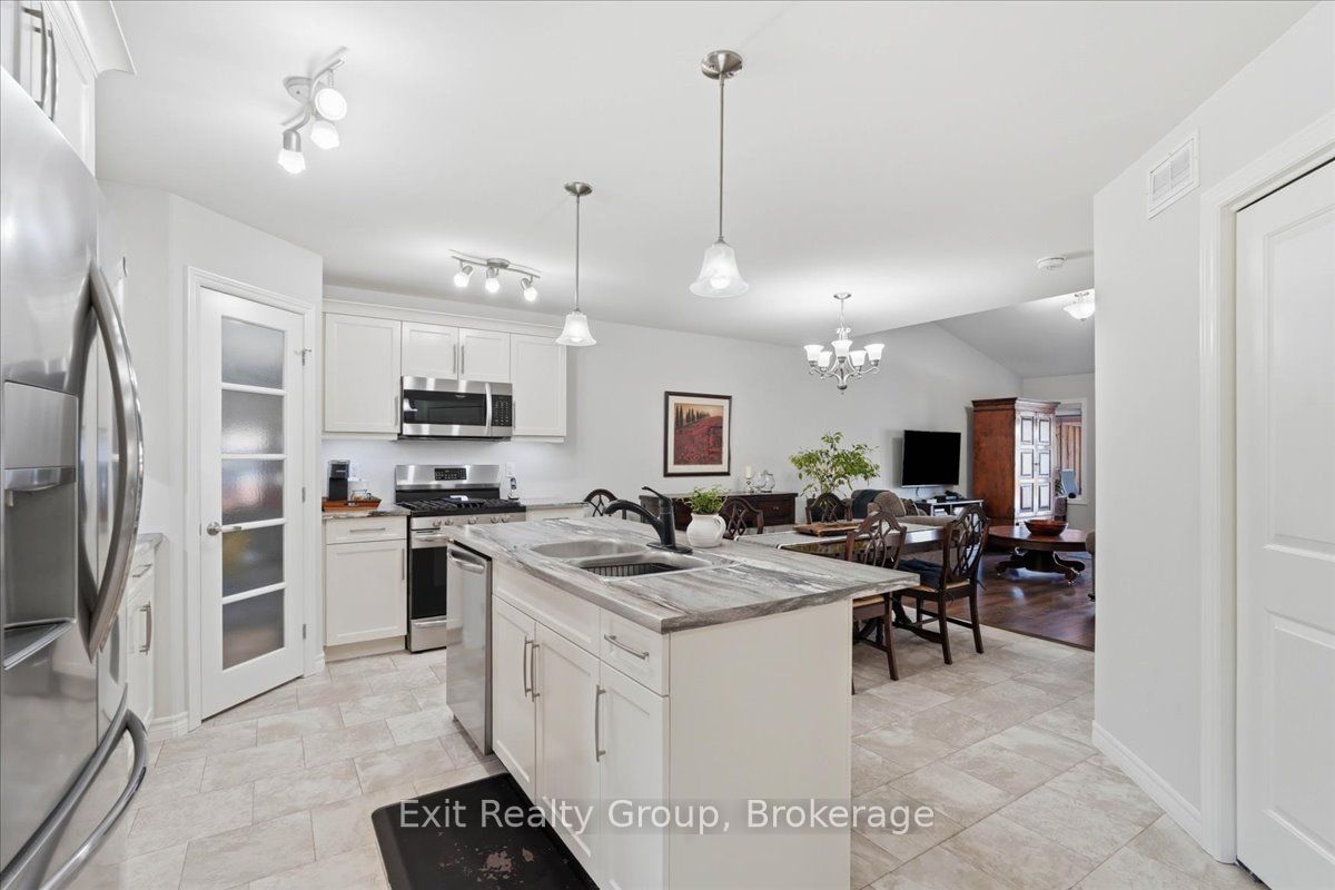 30 Sandhu Crescent Property Photo 4