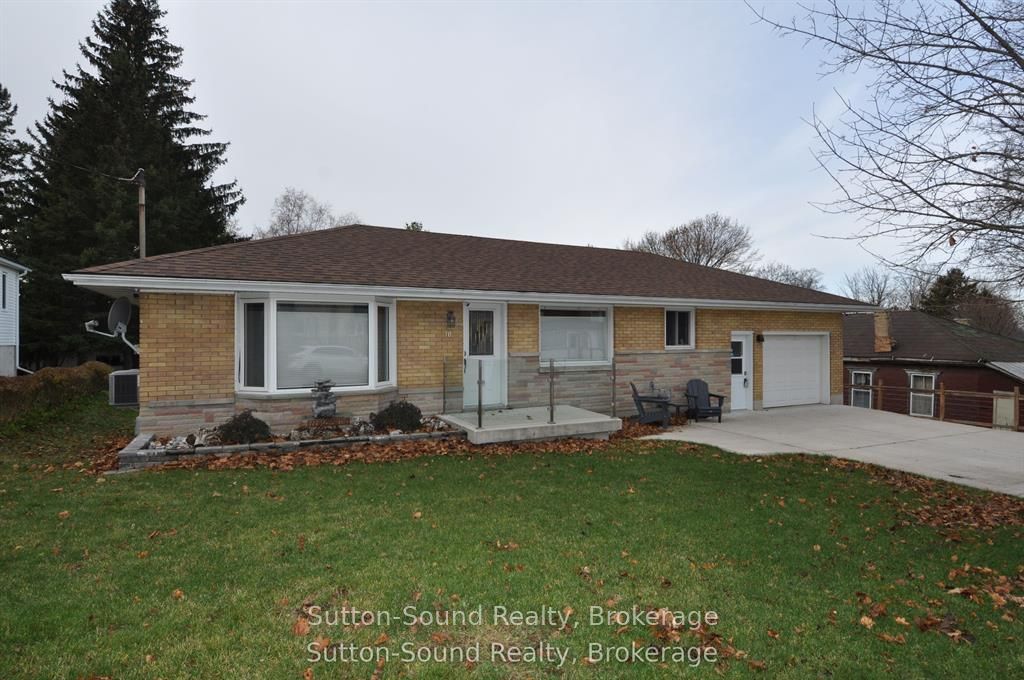 10 Brownlee Street S Property Photo 2