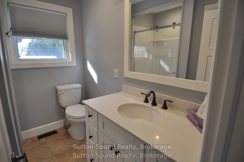 10 Brownlee Street S Property Photo 12