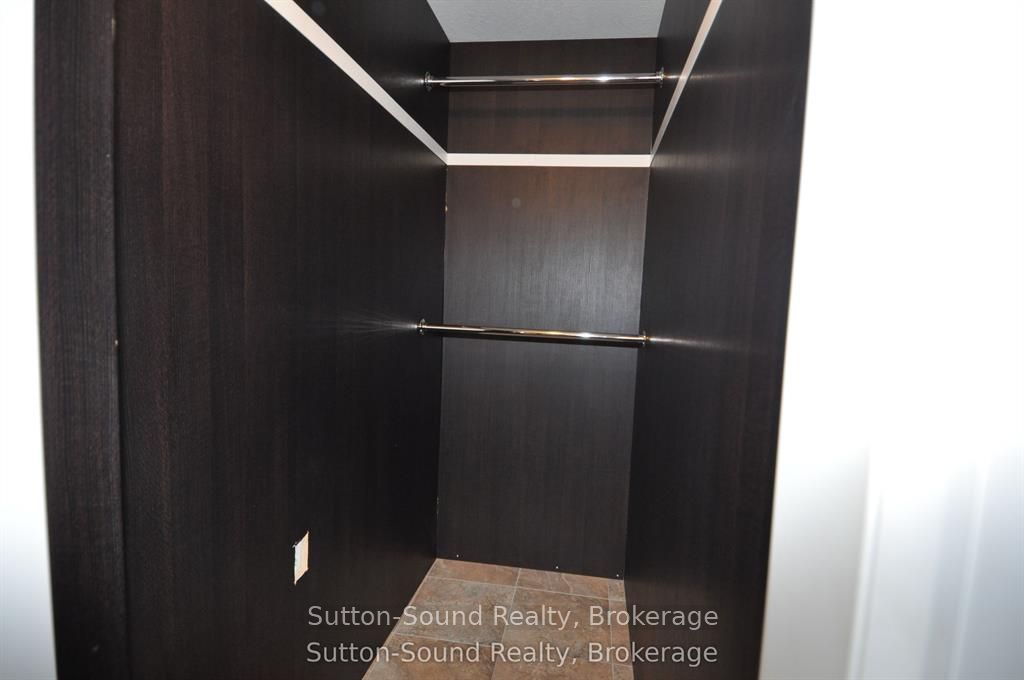 10 Brownlee Street S Property Photo 14