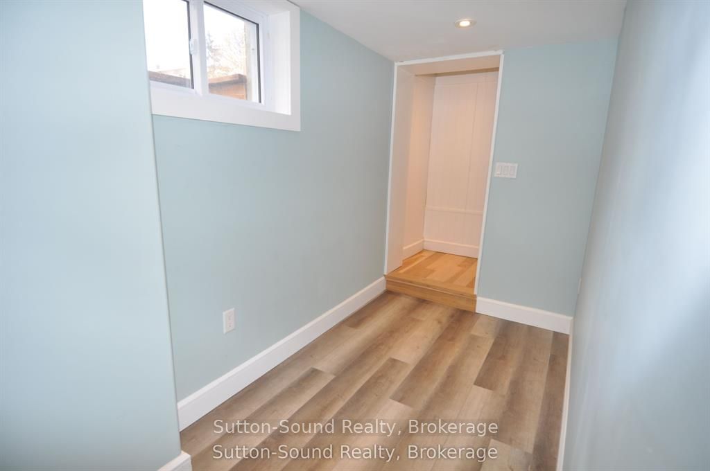 10 Brownlee Street S Property Photo 22