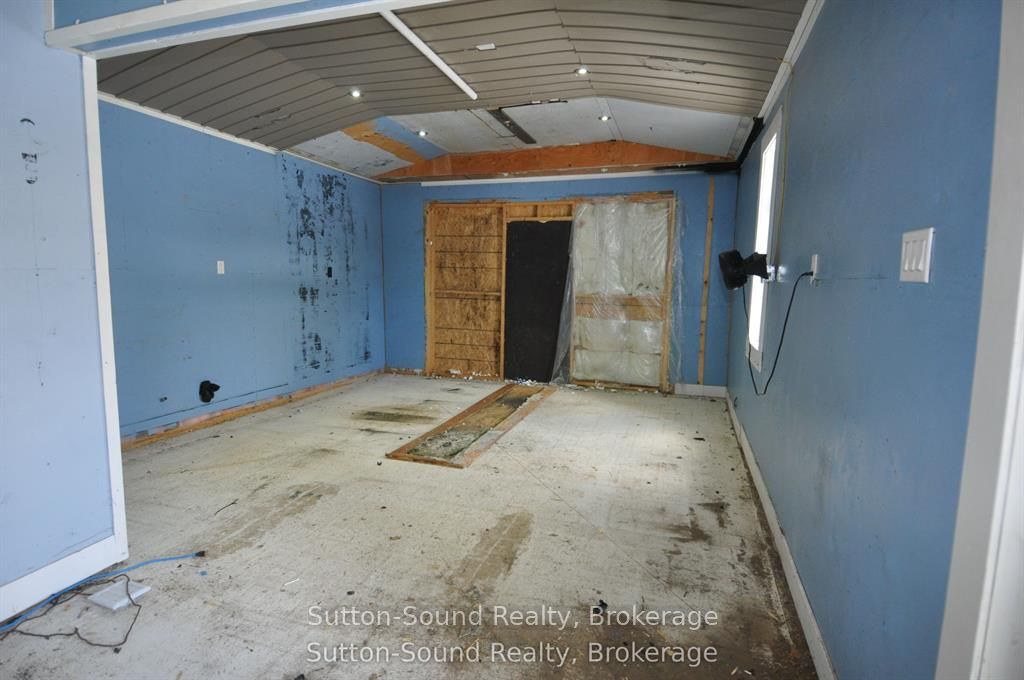 10 Brownlee Street S Property Photo 37