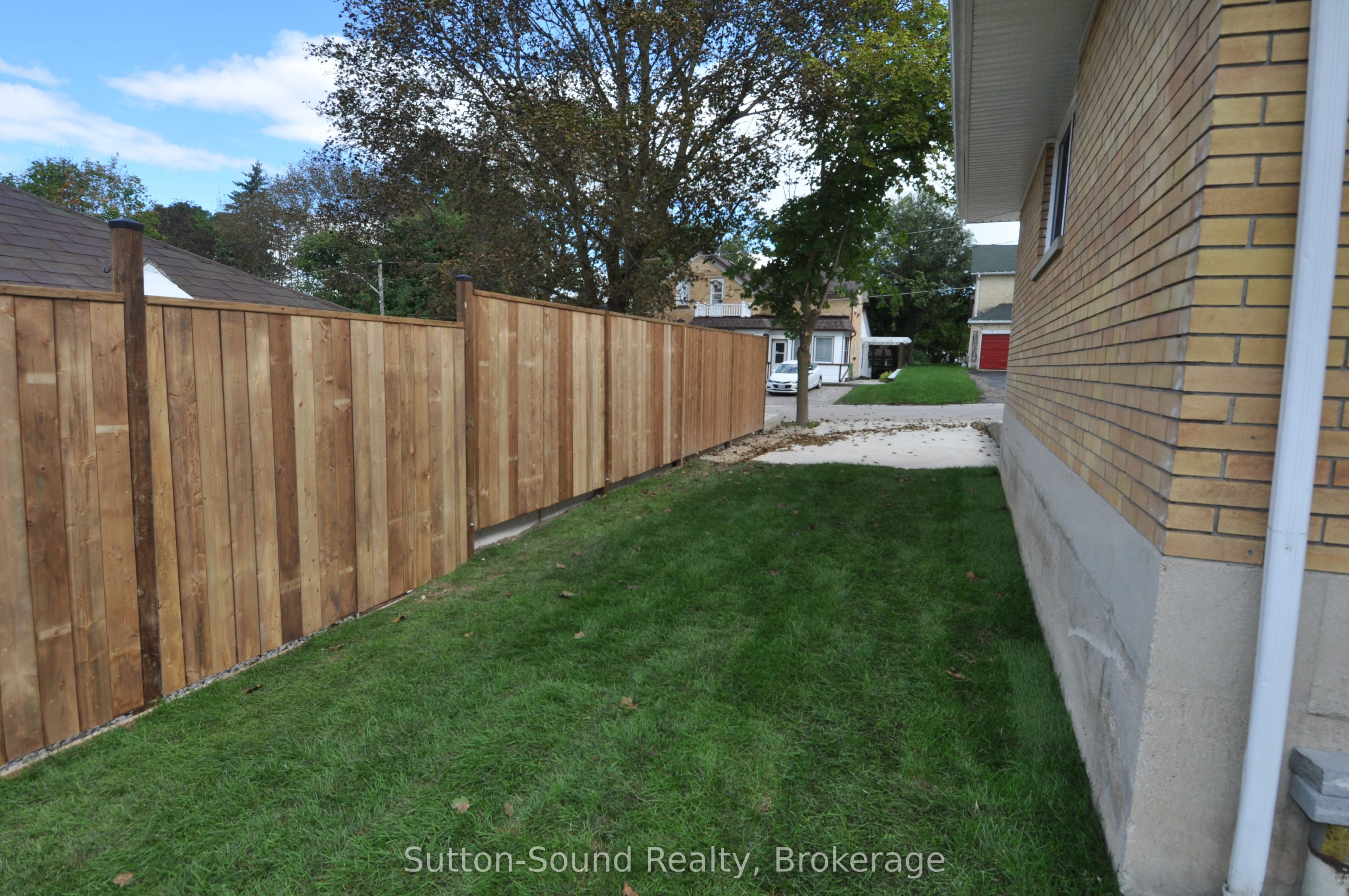 10 Brownlee Street S Property Photo 48