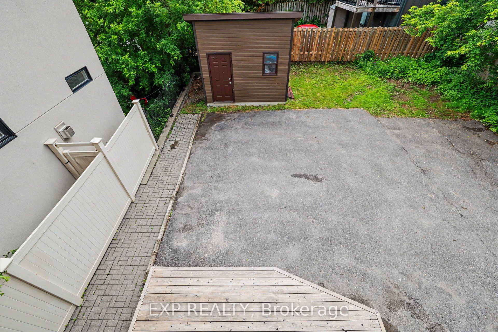 62 Young Street Property Photo 33
