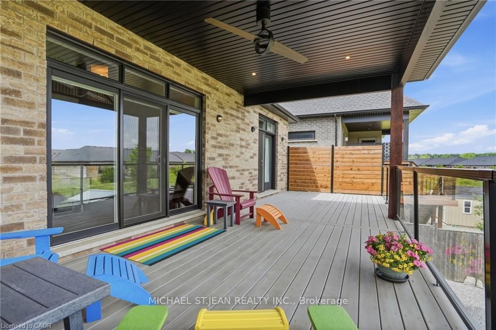 59 Swan Avenue Property Photo 46
