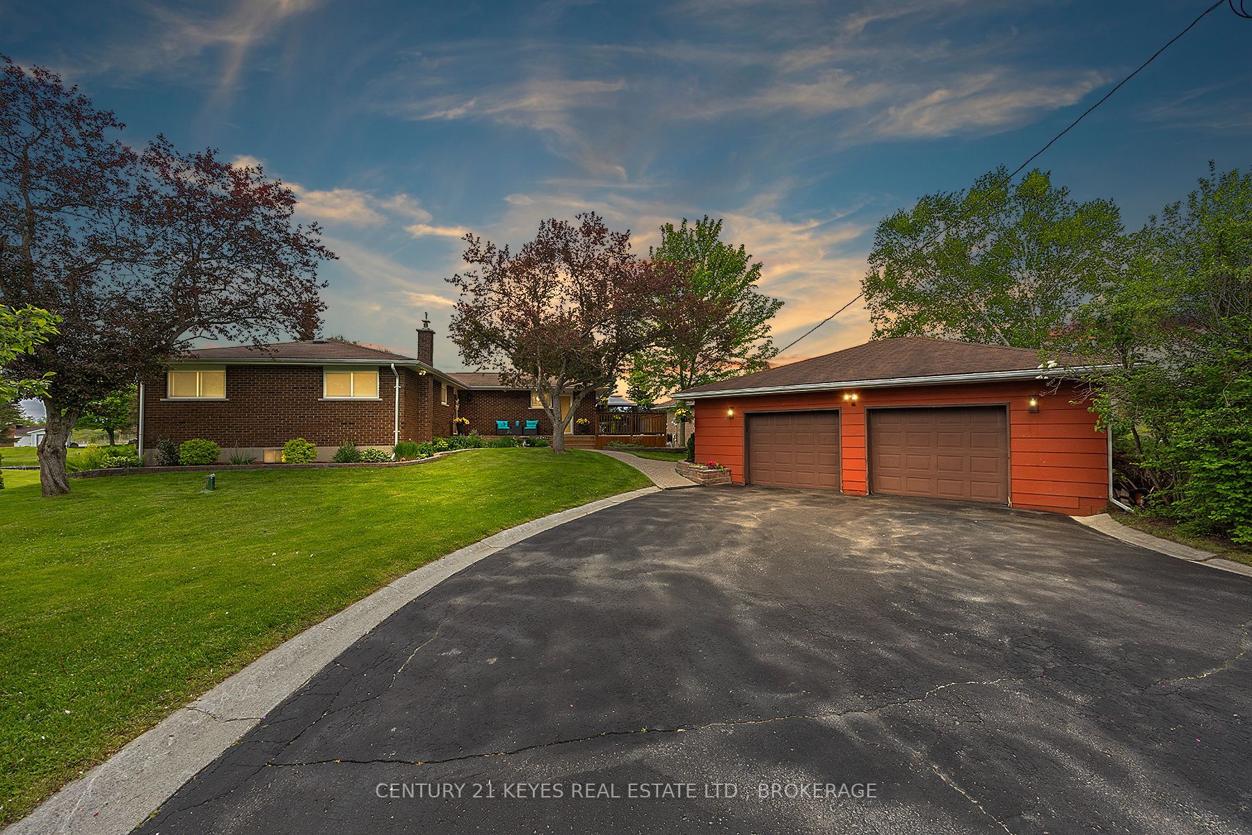 38 Willowbank Road W Property Photo 4