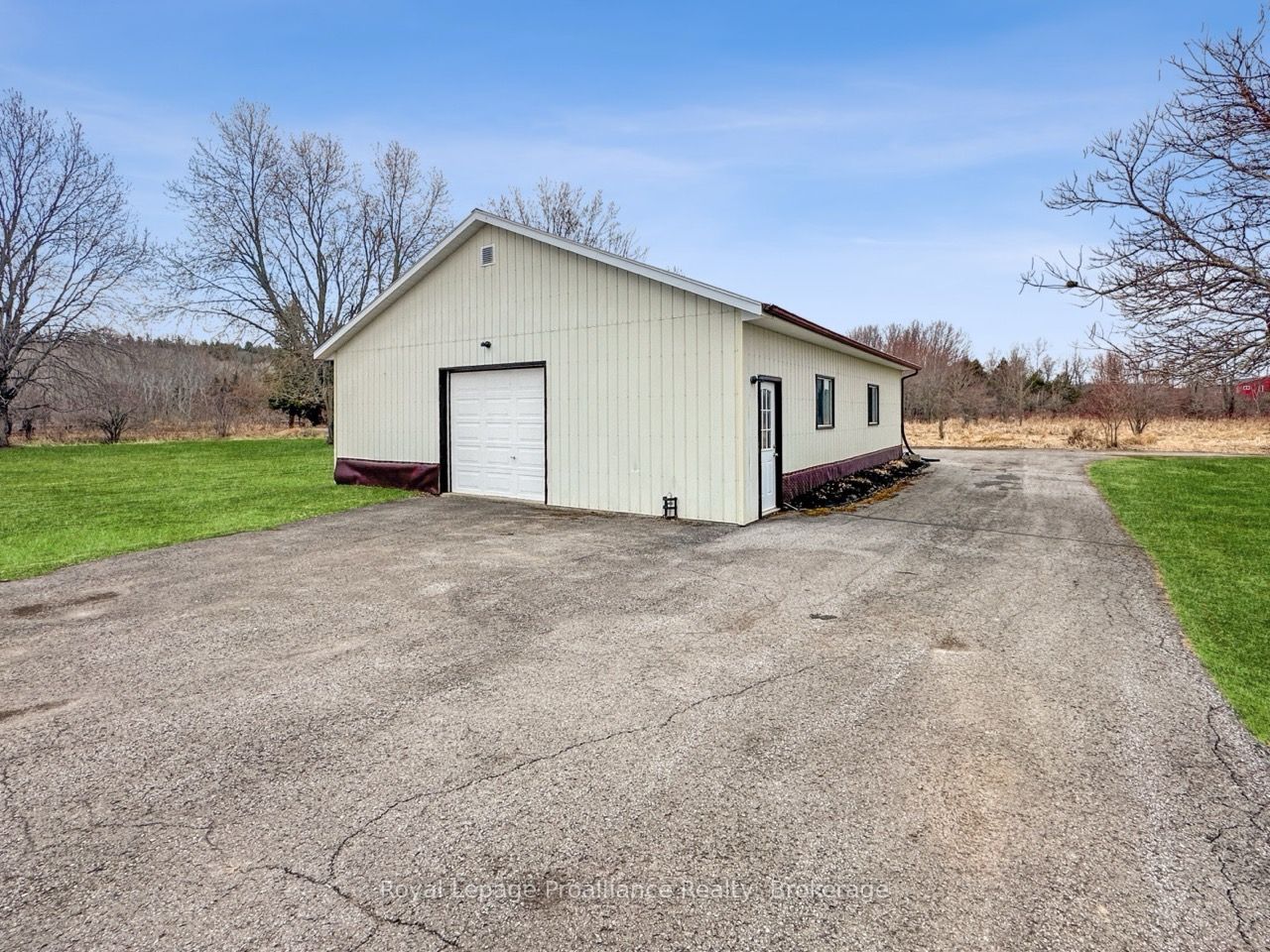 305 Valley Road Property Photo 4
