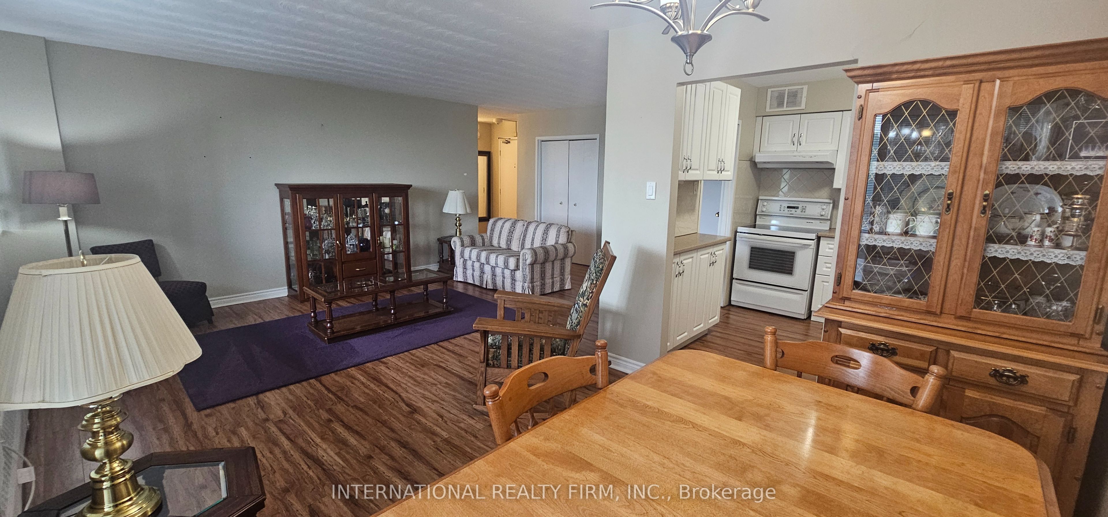 24 Midland Drive 401 Property Photo 10