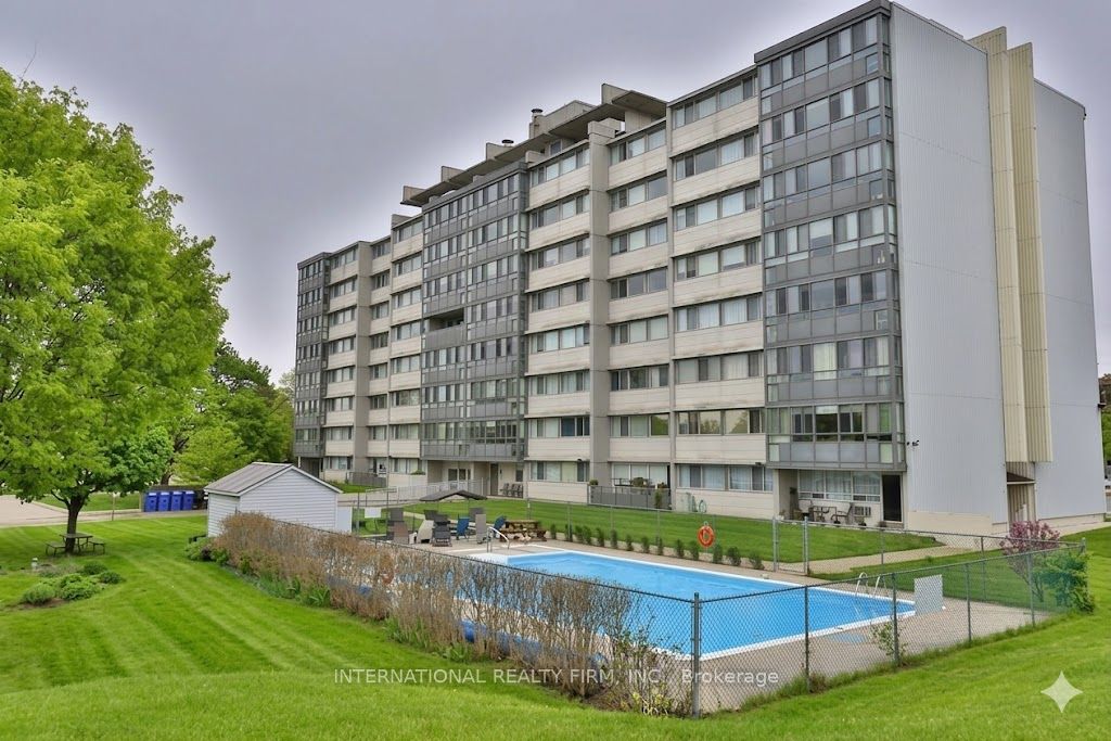 24 Midland Drive 401 Property Photo 33