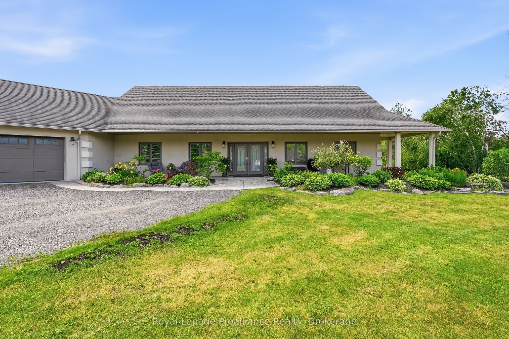 1646 Harriet Lane Property Photo 1