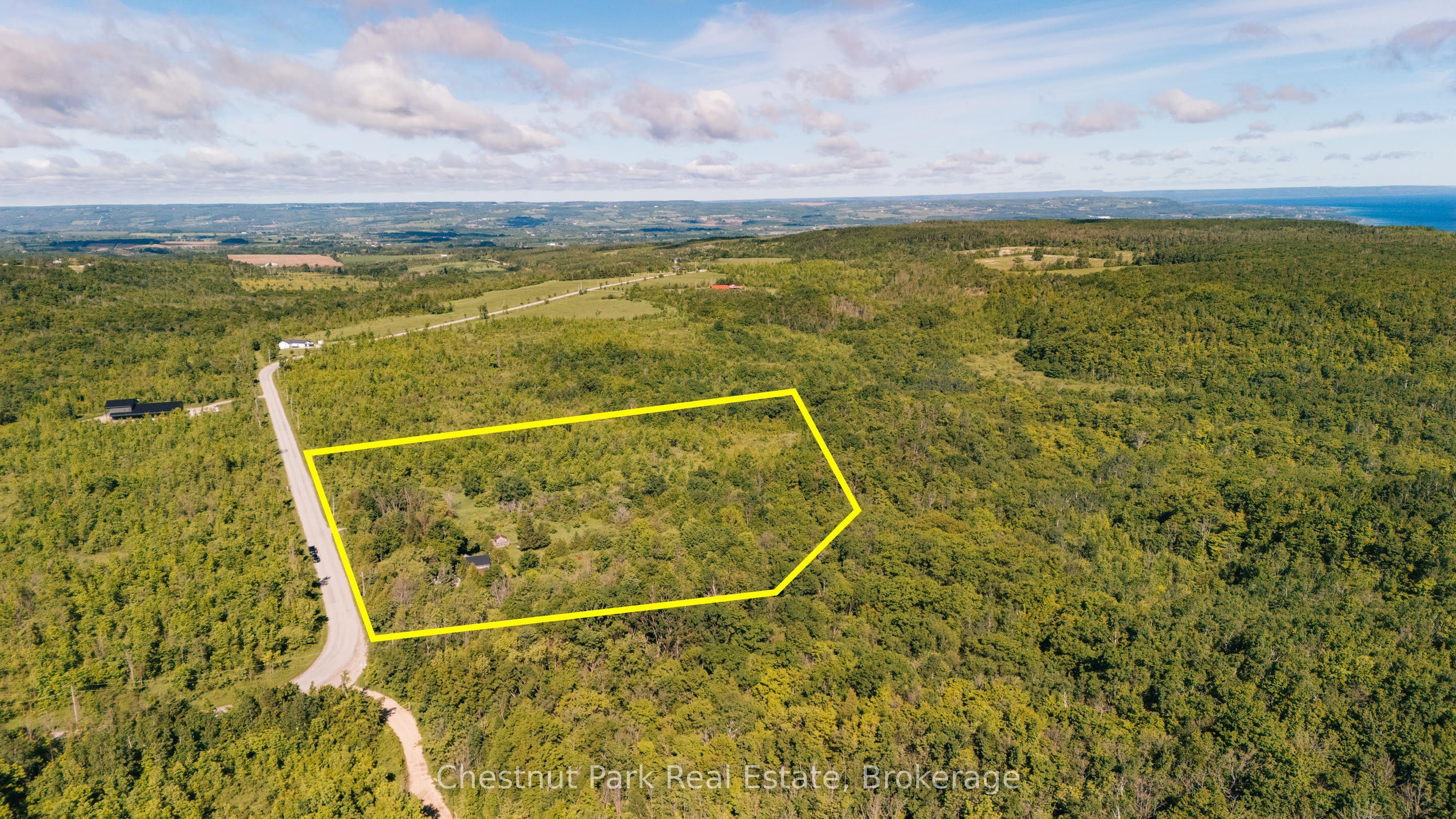 729297 21st Side Road Property Photo 7