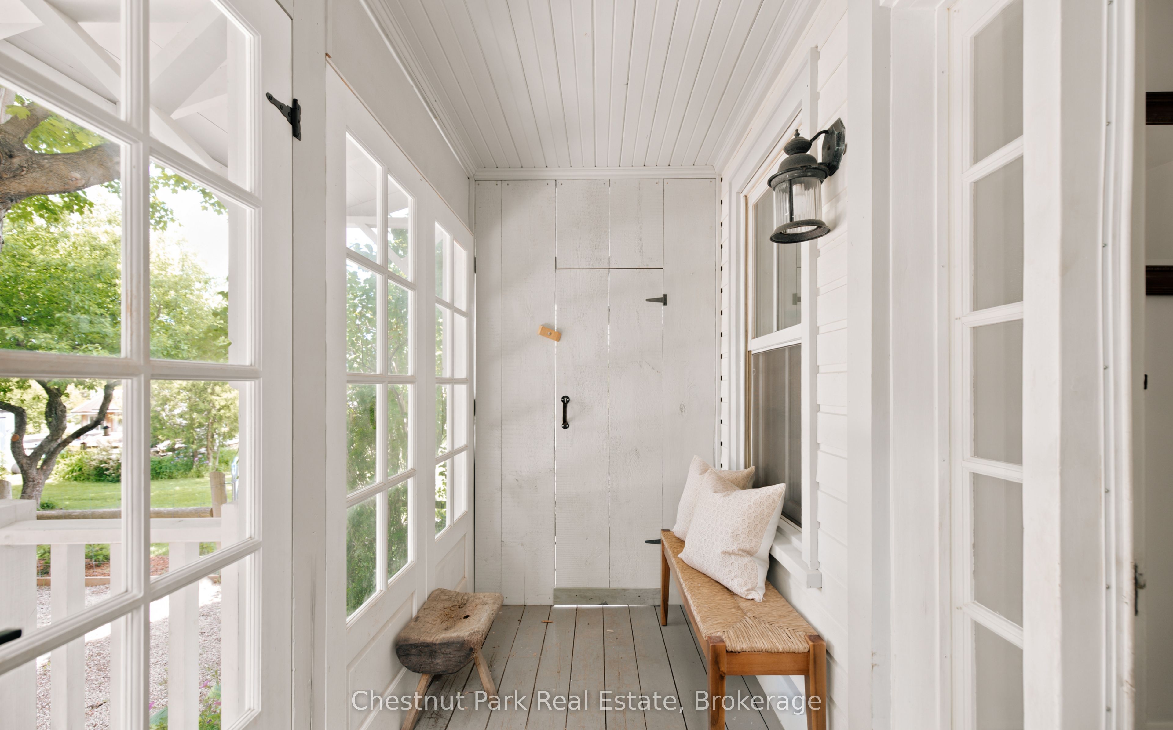 729297 21st Side Road Property Photo 13