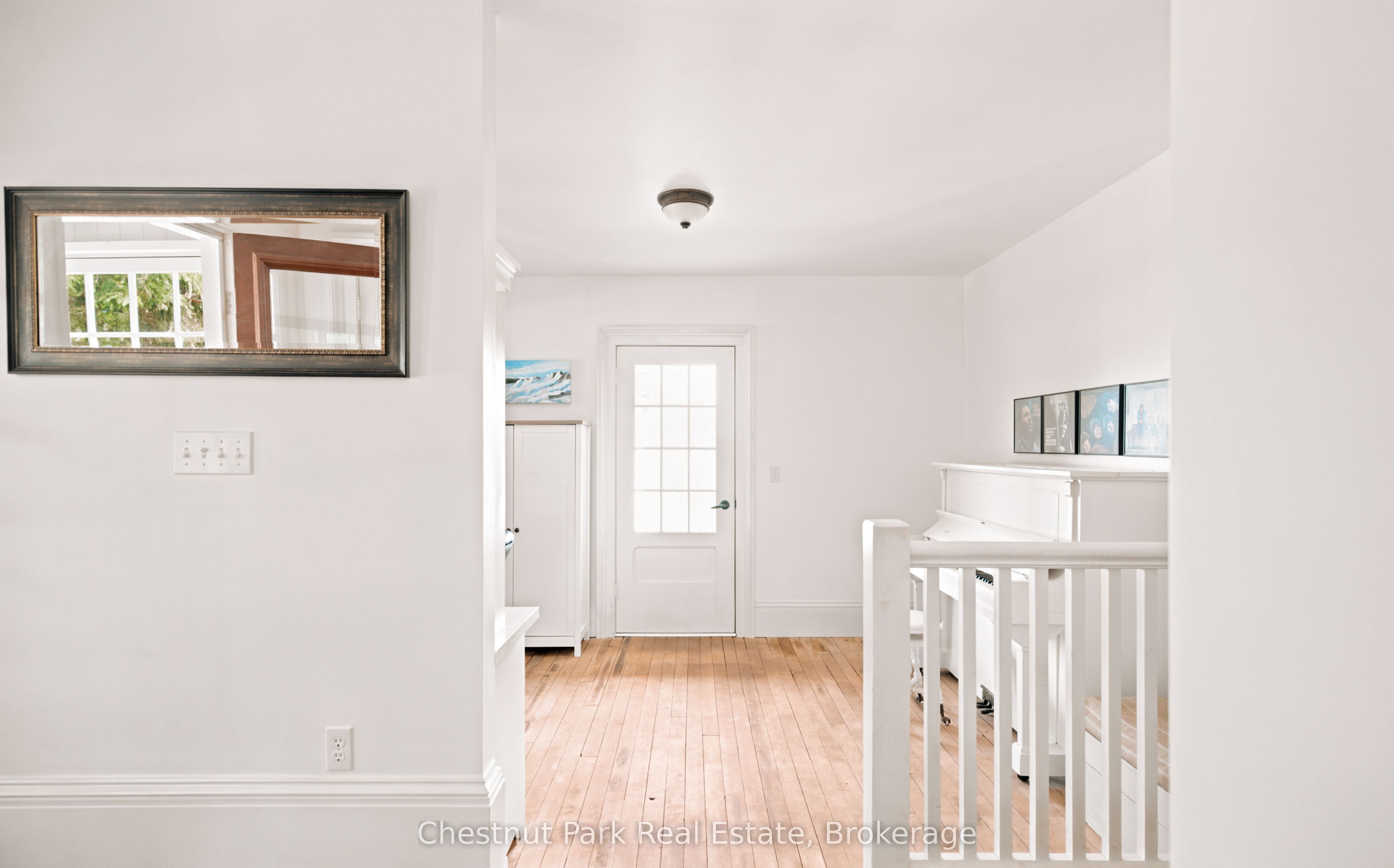729297 21st Side Road Property Photo 15