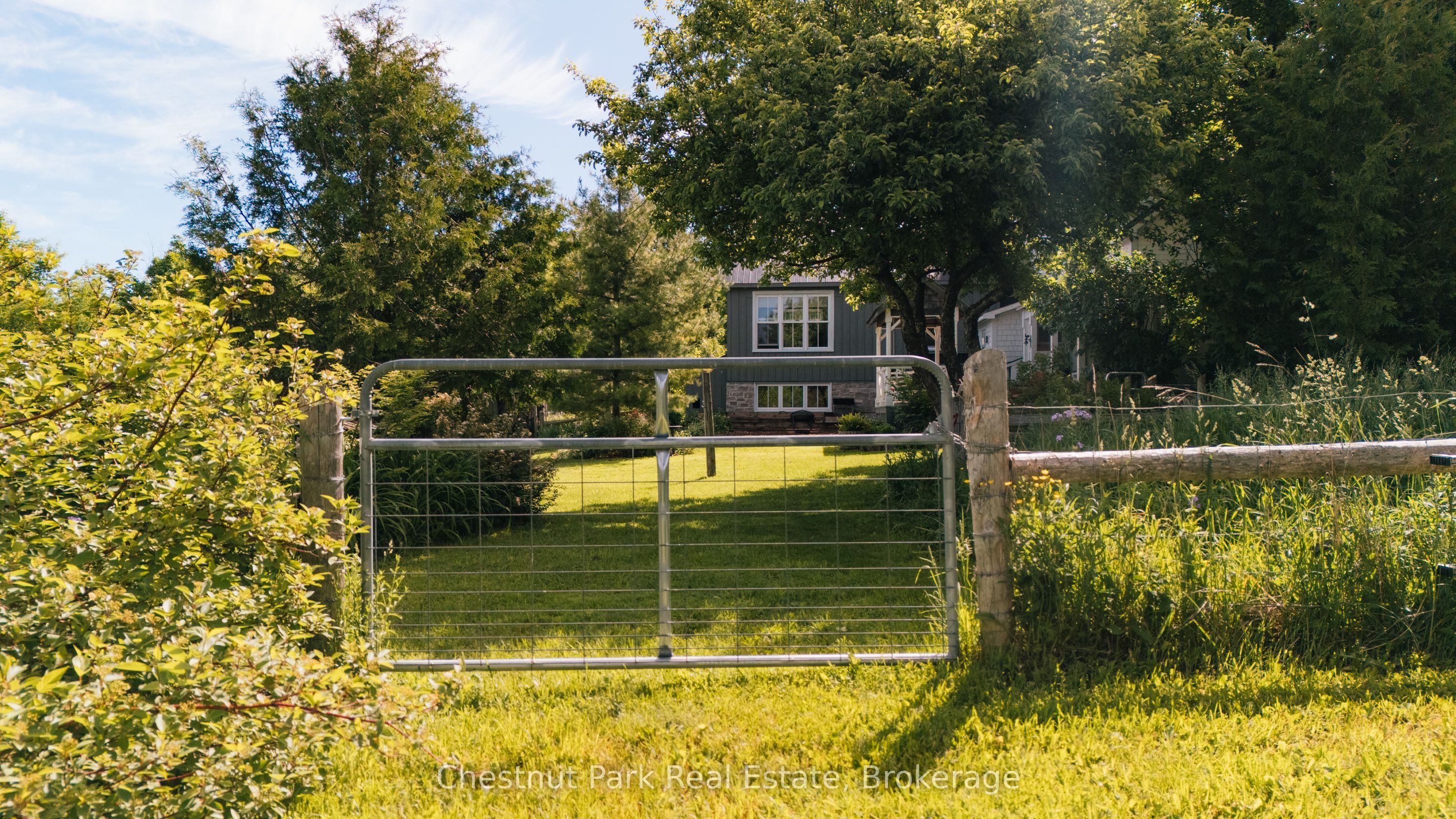 729297 21st Side Road Property Photo 43