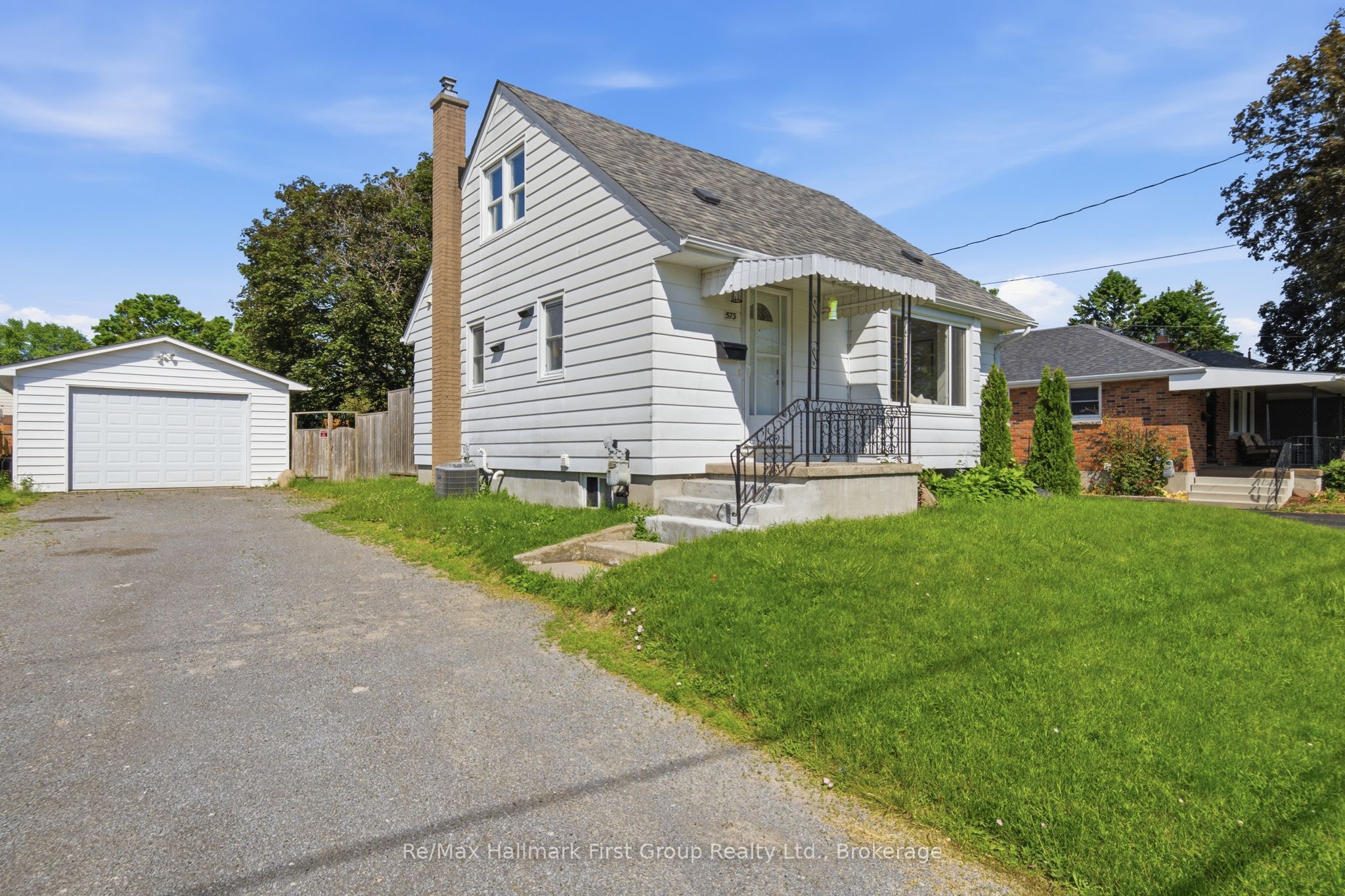 573 Sinclair Street Property Photo 1