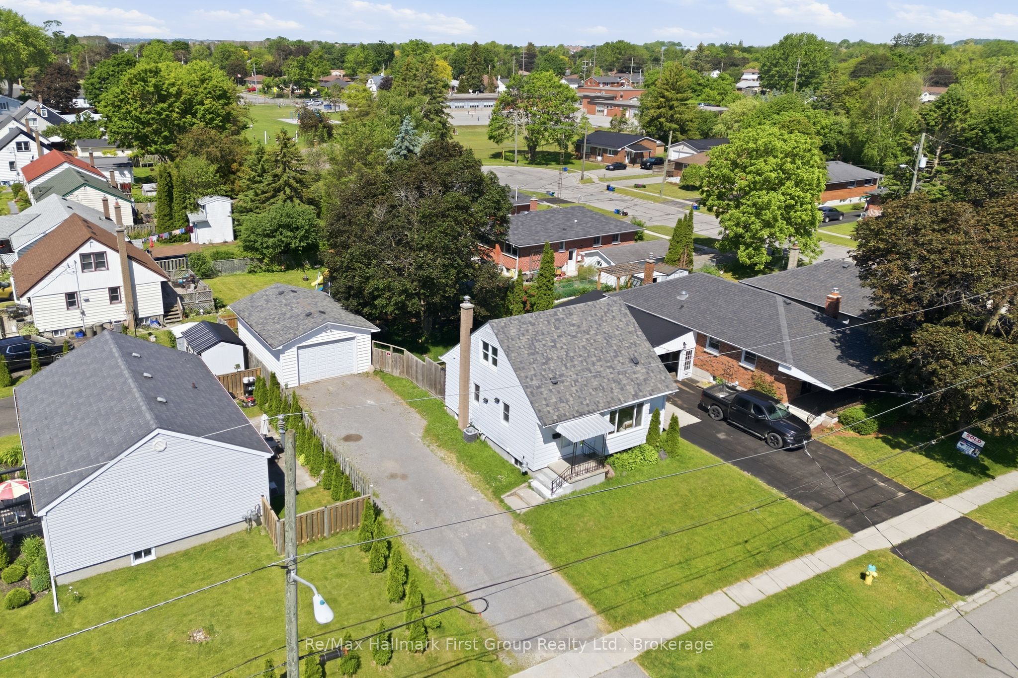 573 Sinclair Street Property Photo 3