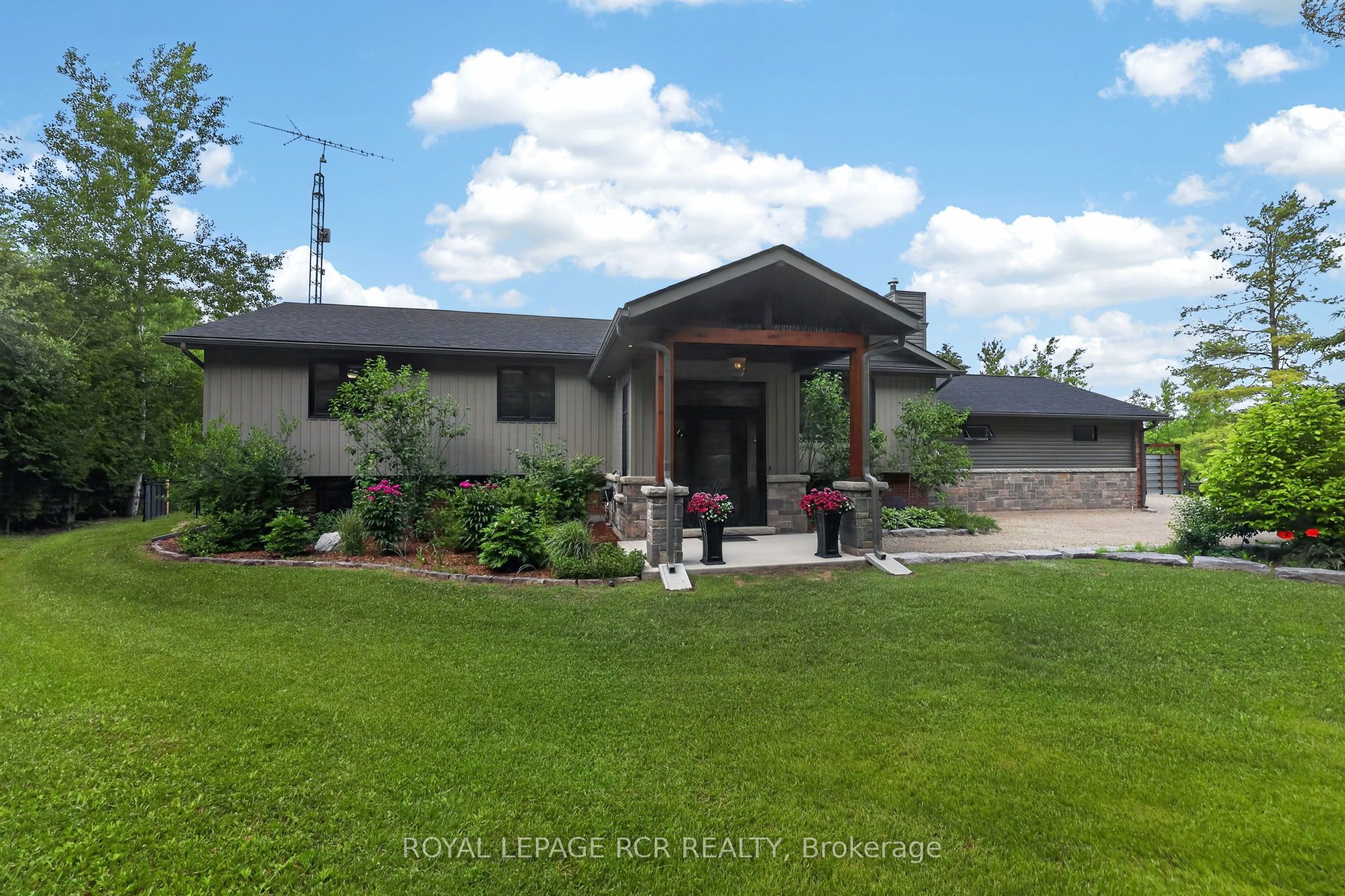 386237 20 Sideroad Property Photo 1