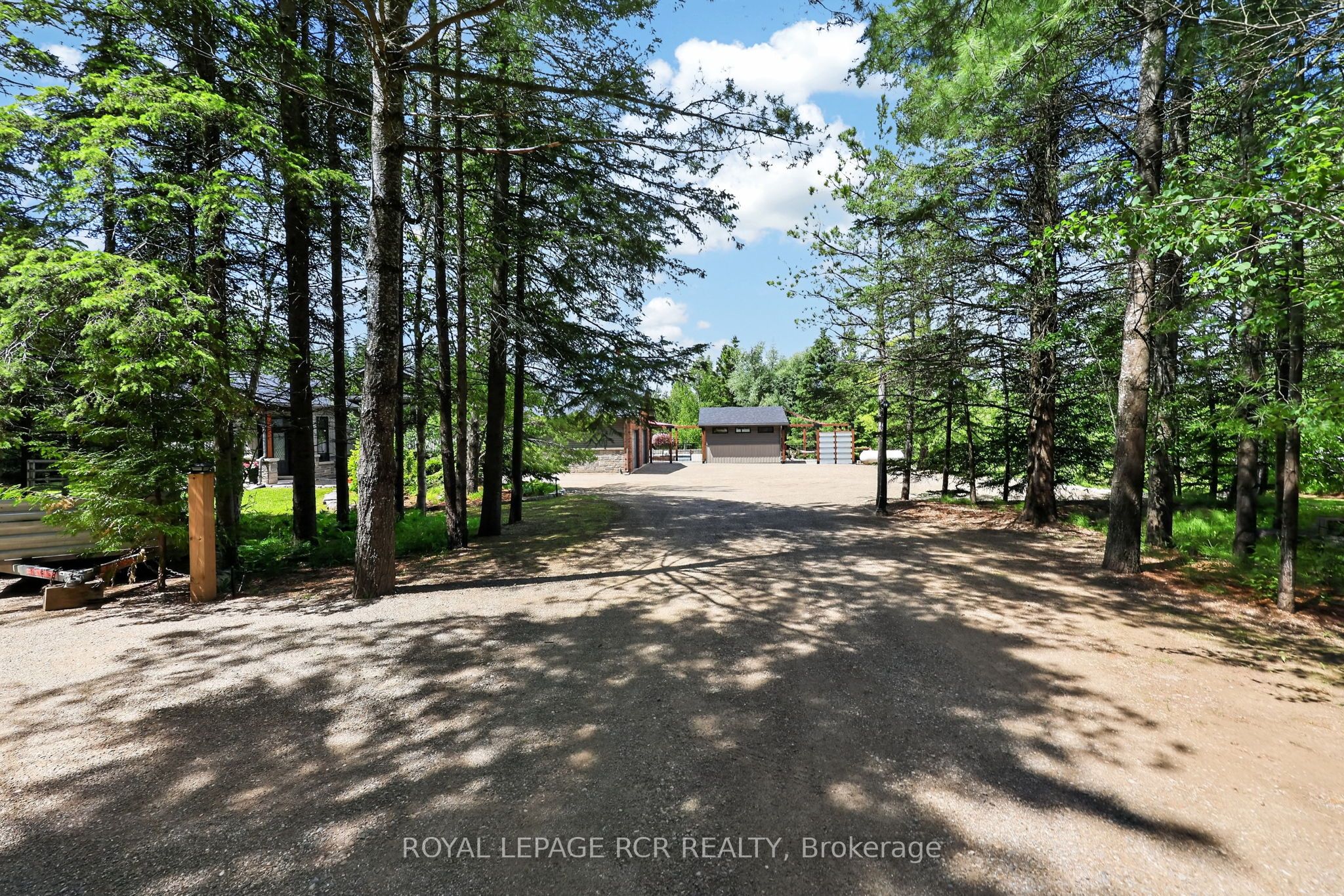 386237 20 Sideroad Property Photo 2