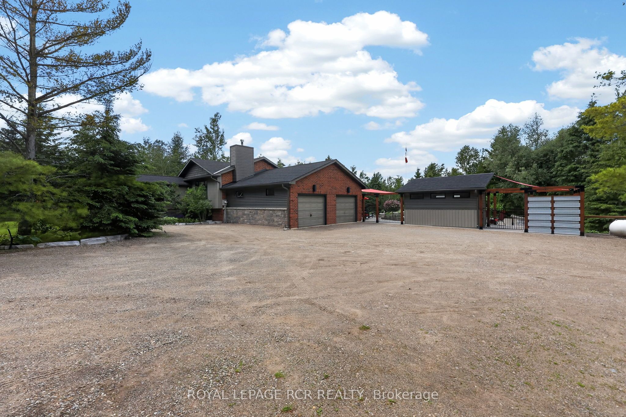 386237 20 Sideroad Property Photo 3