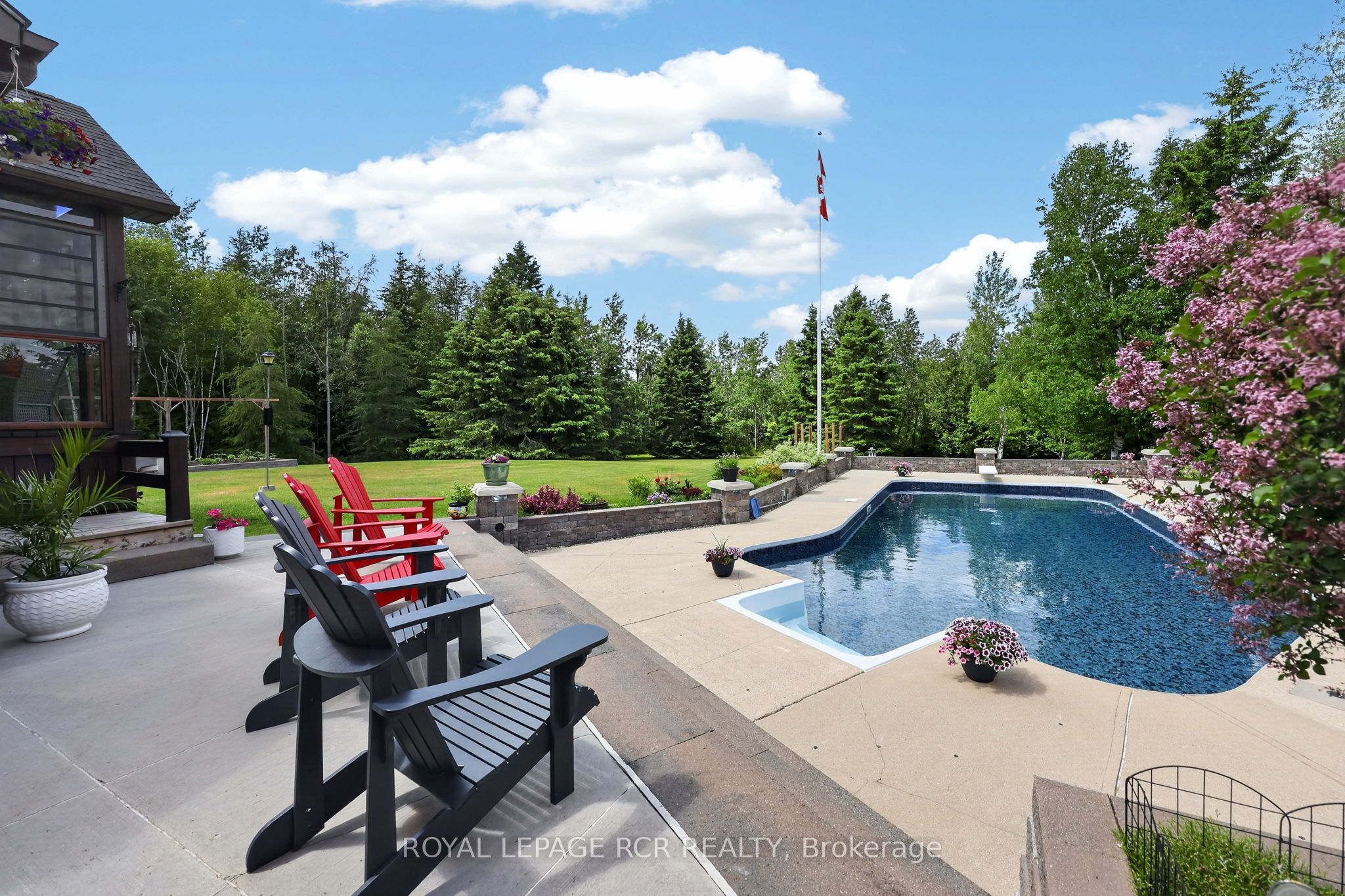 386237 20 Sideroad Property Photo 38