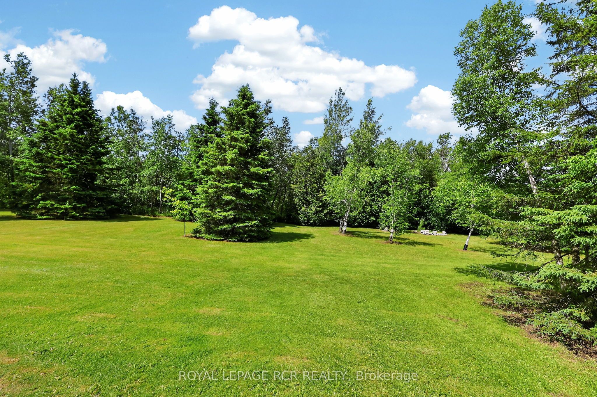 386237 20 Sideroad Property Photo 41