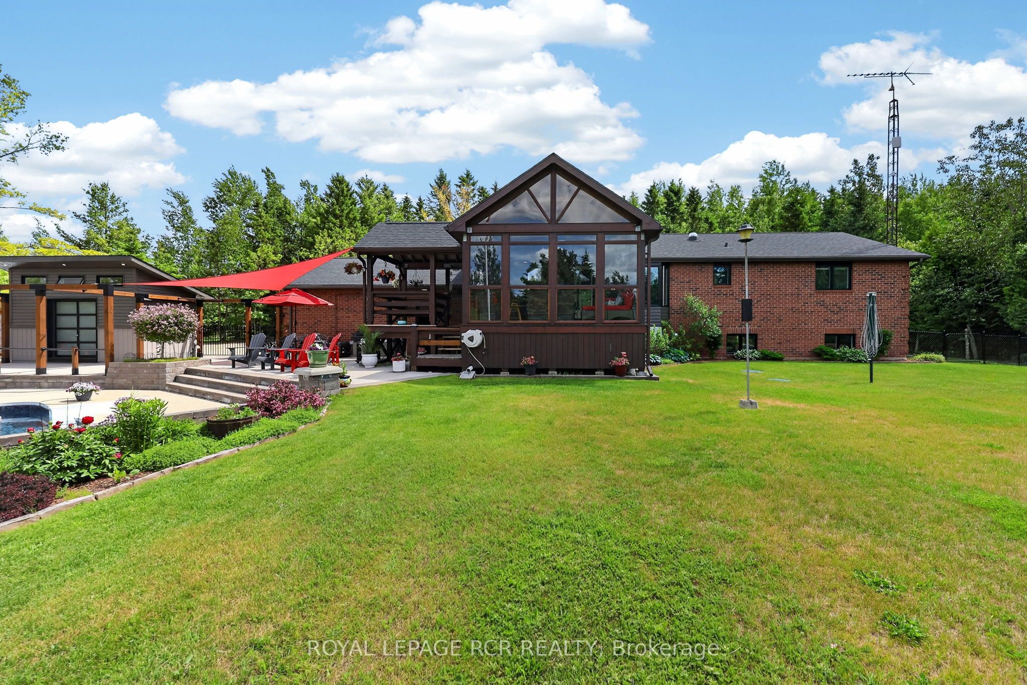 386237 20 Sideroad Property Photo 42
