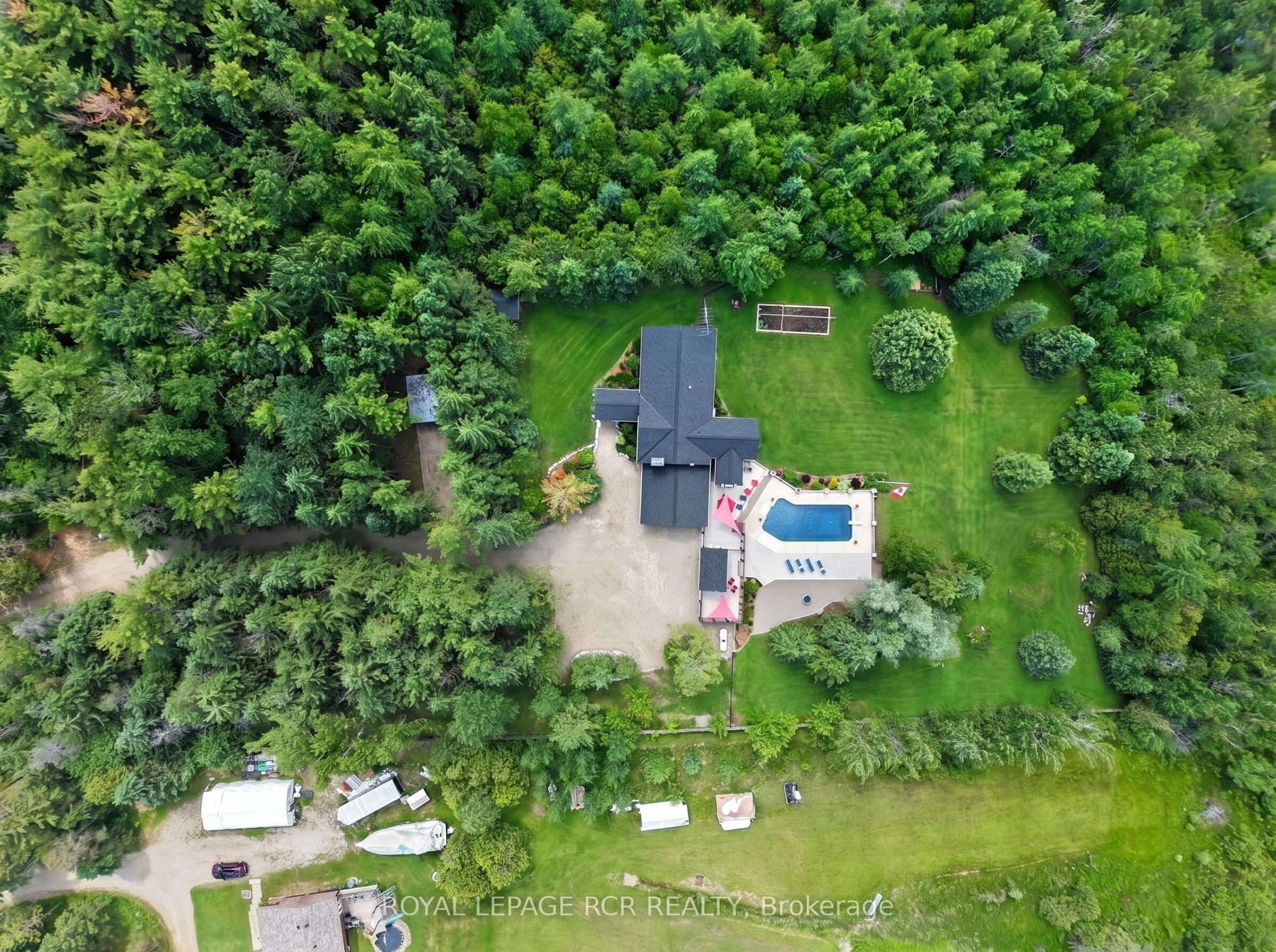 386237 20 Sideroad Property Photo 46