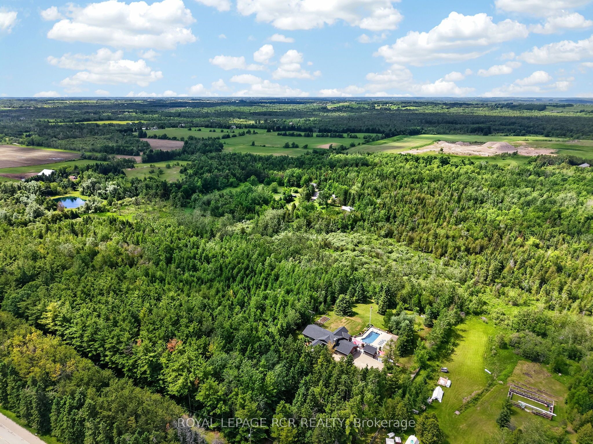 386237 20 Sideroad Property Photo 47