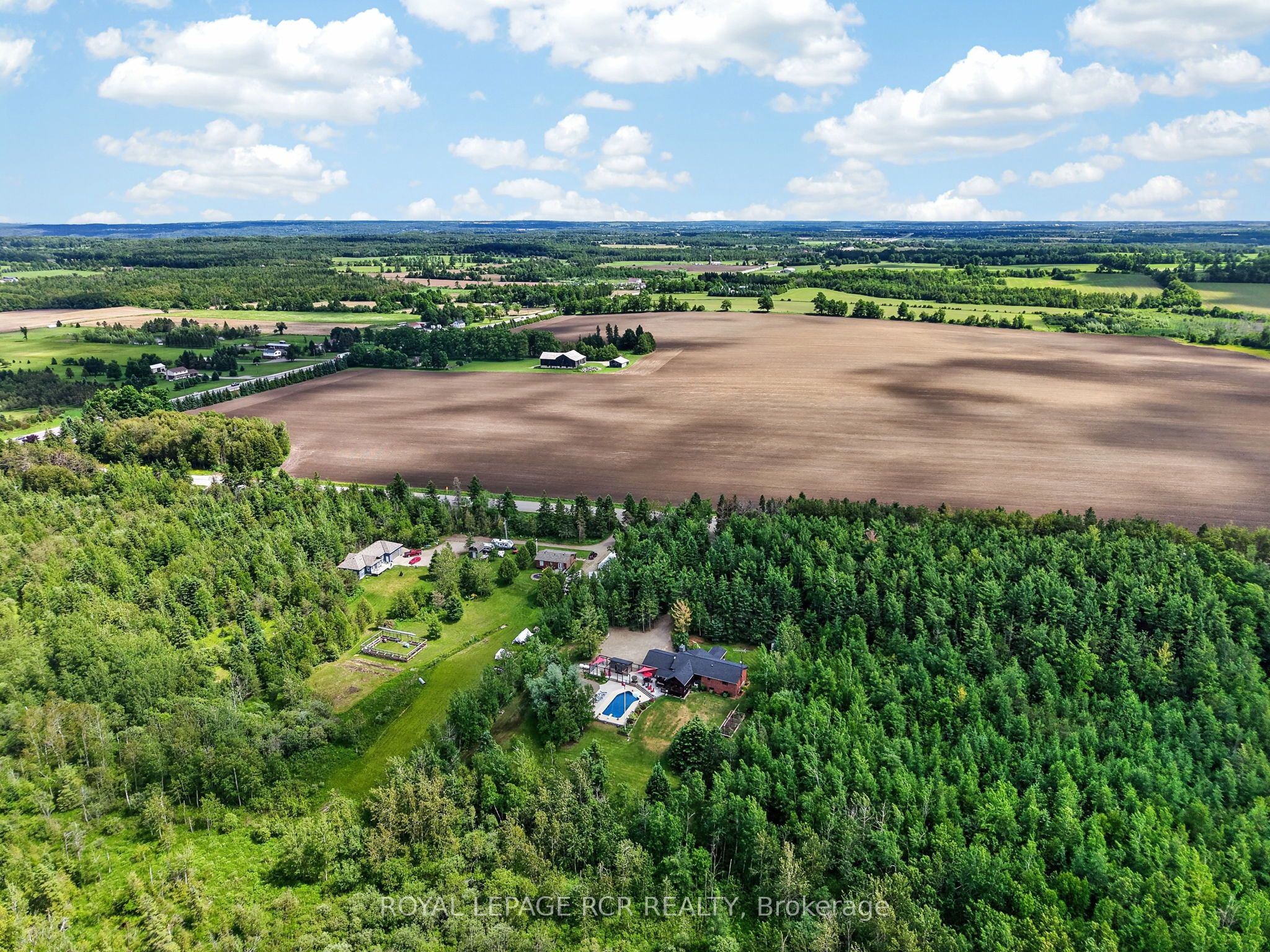 386237 20 Sideroad Property Photo 48