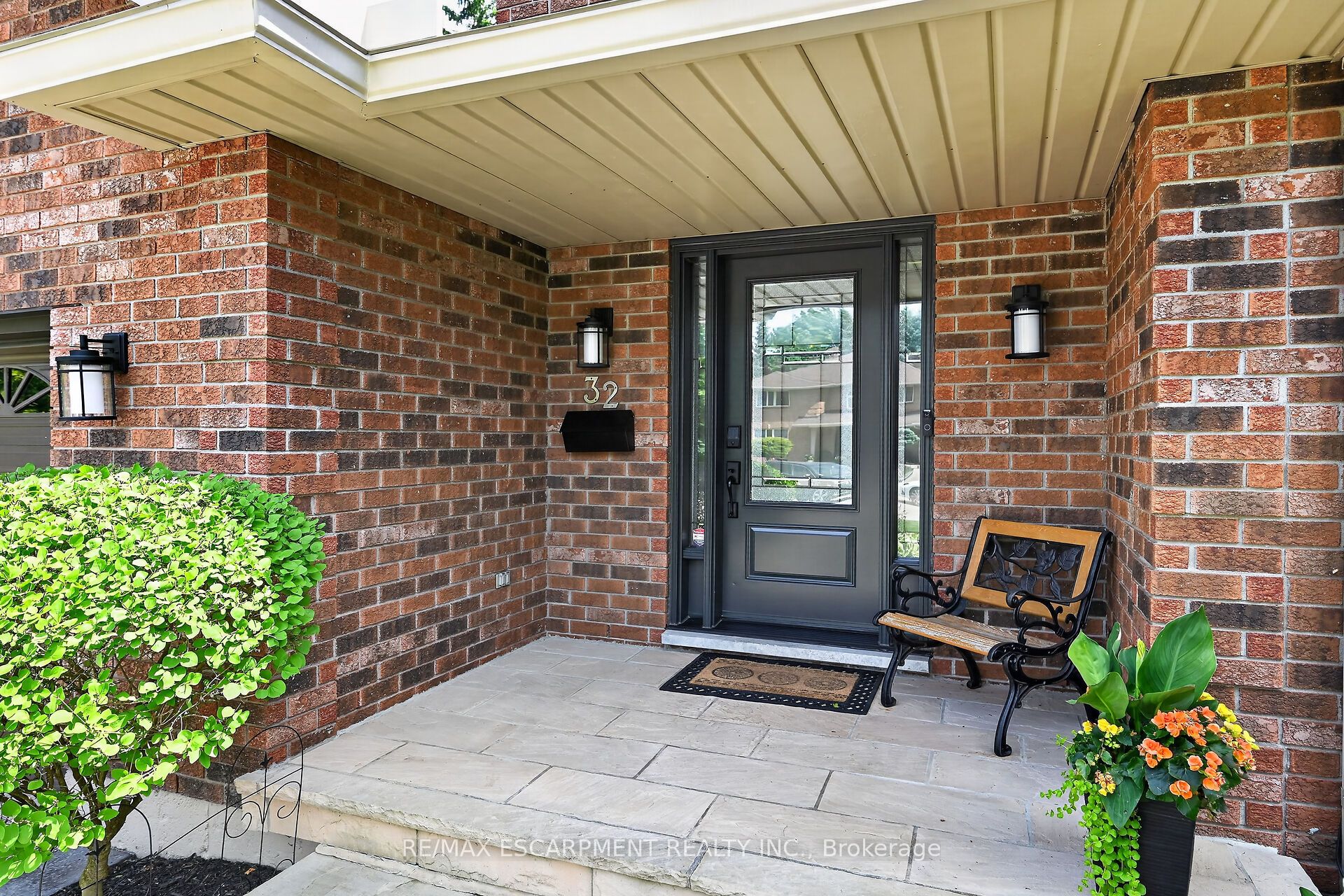 32 Symphony Place Property Photo 2