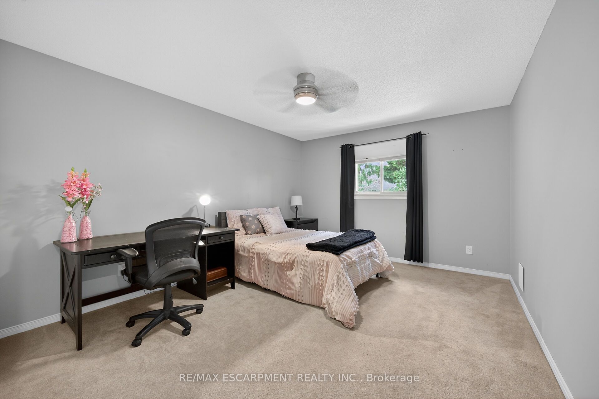 32 Symphony Place Property Photo 29